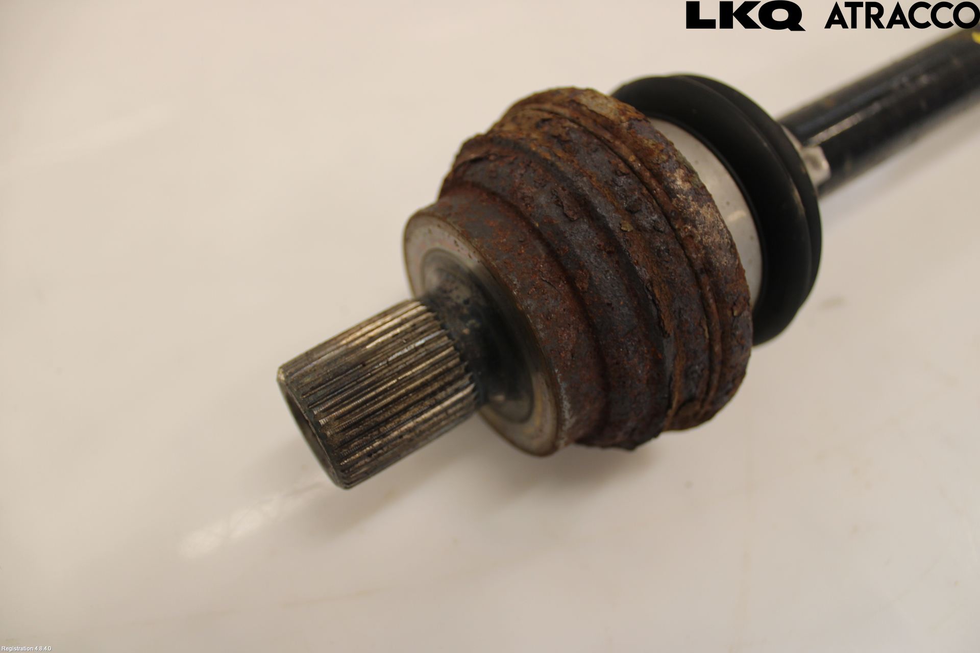 Volkswagen VW PASSAT 15-19 Drivaxel Bak Höger