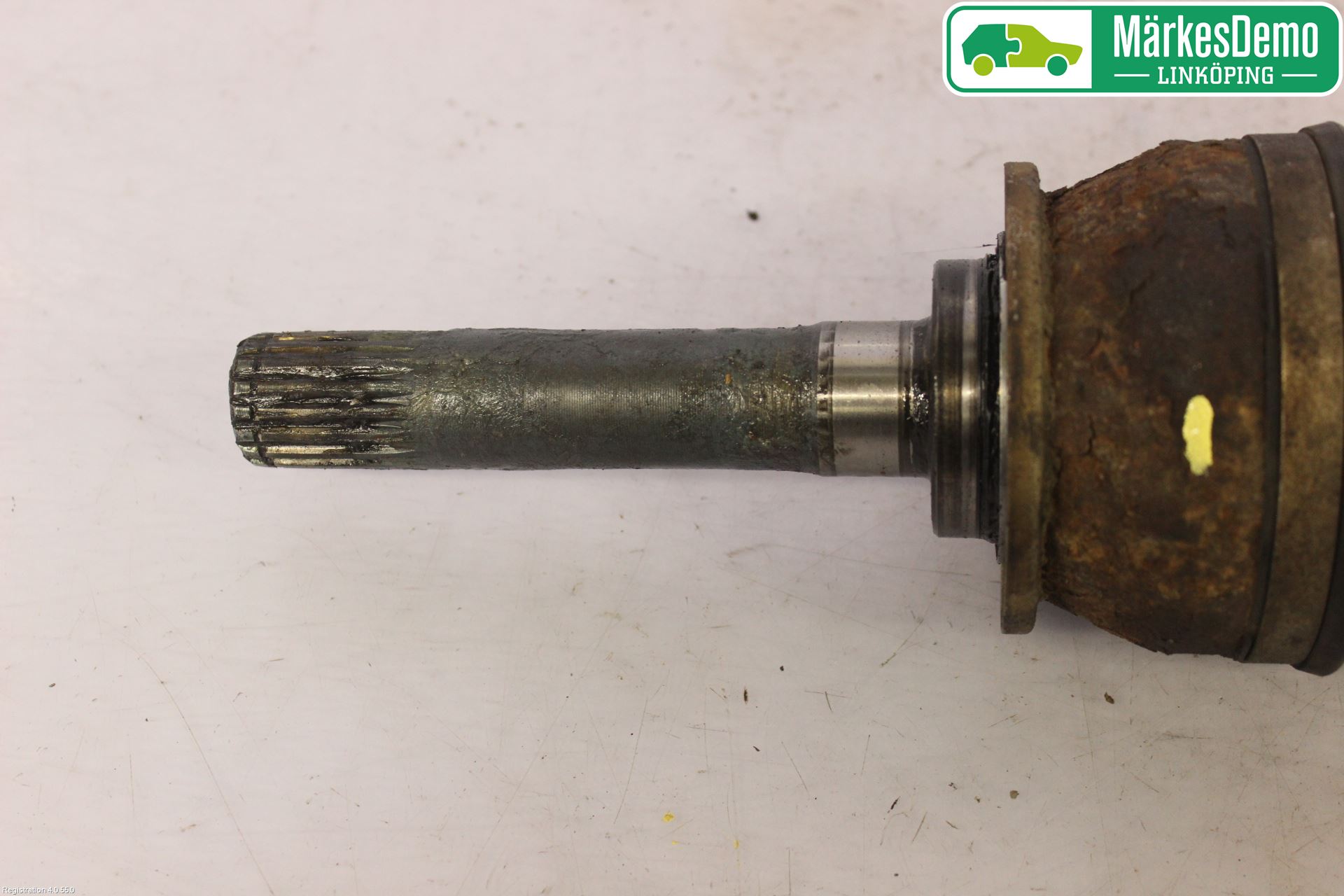 Isuzu D-MAX Drivaxel Fram Vänster