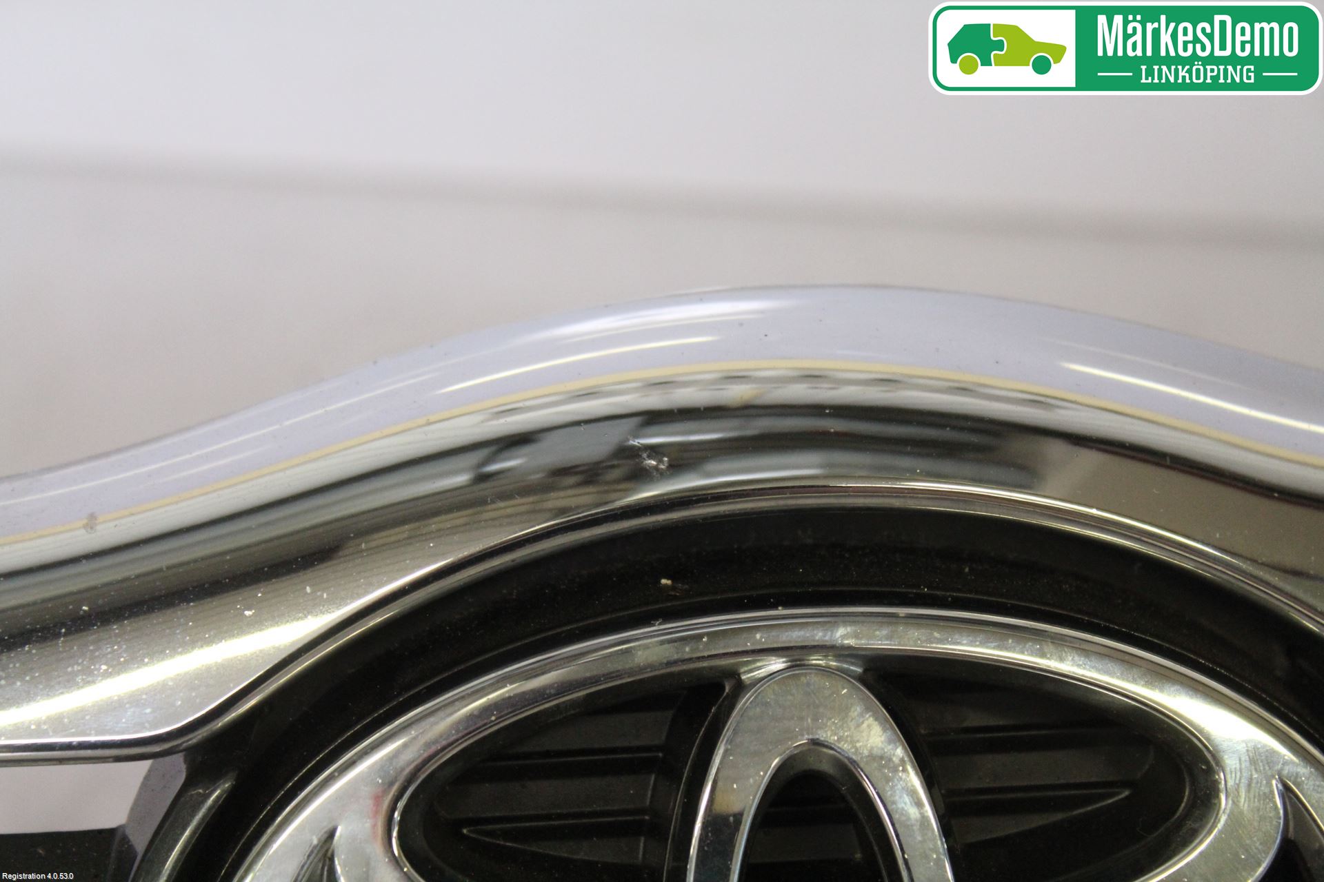 Toyota AVENSIS 03-06 Grill-Galler