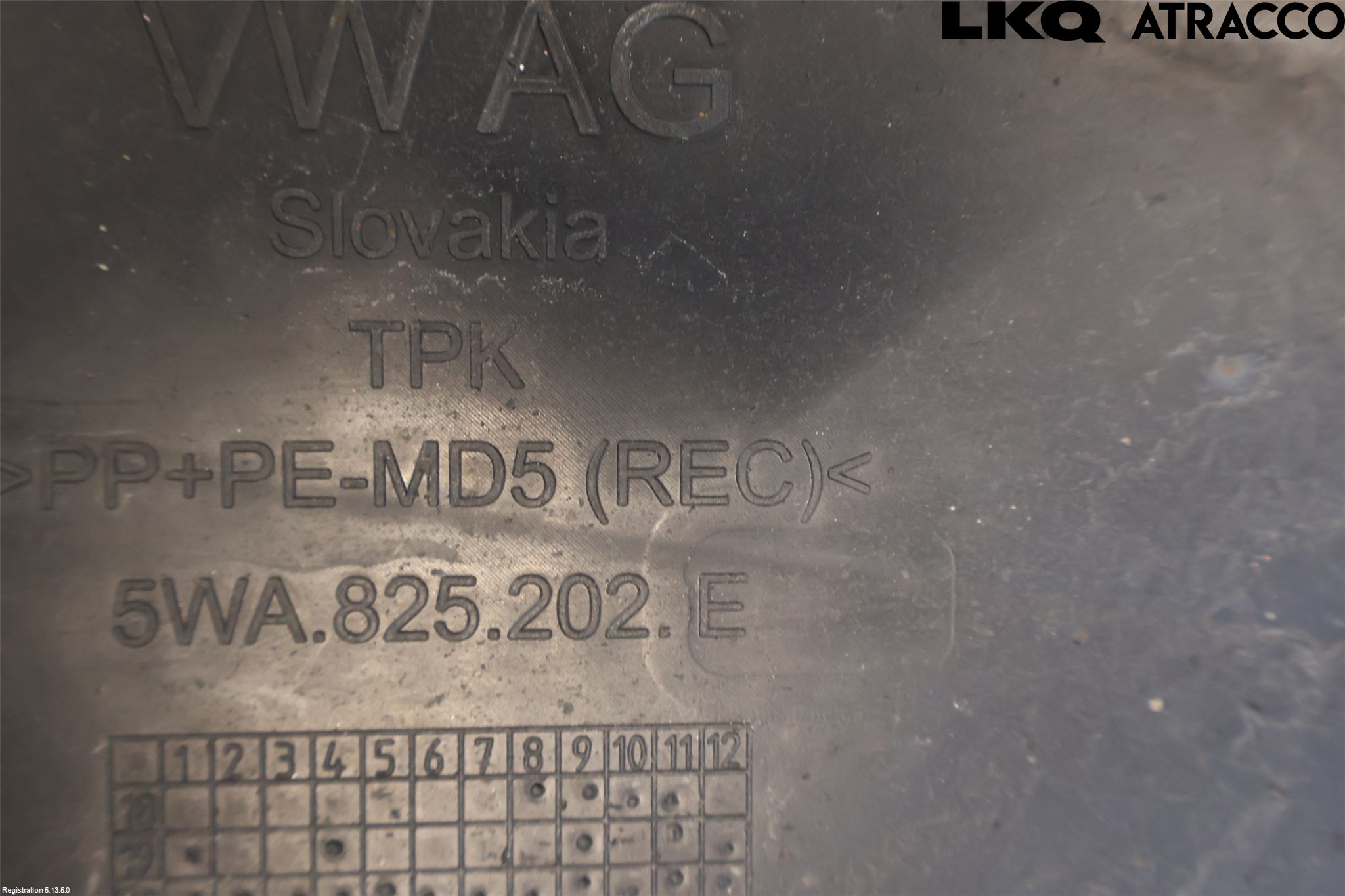 Volkswagen VW GOLF / E-GOLF VIII 20- Hasplåt Plåt-Plast
