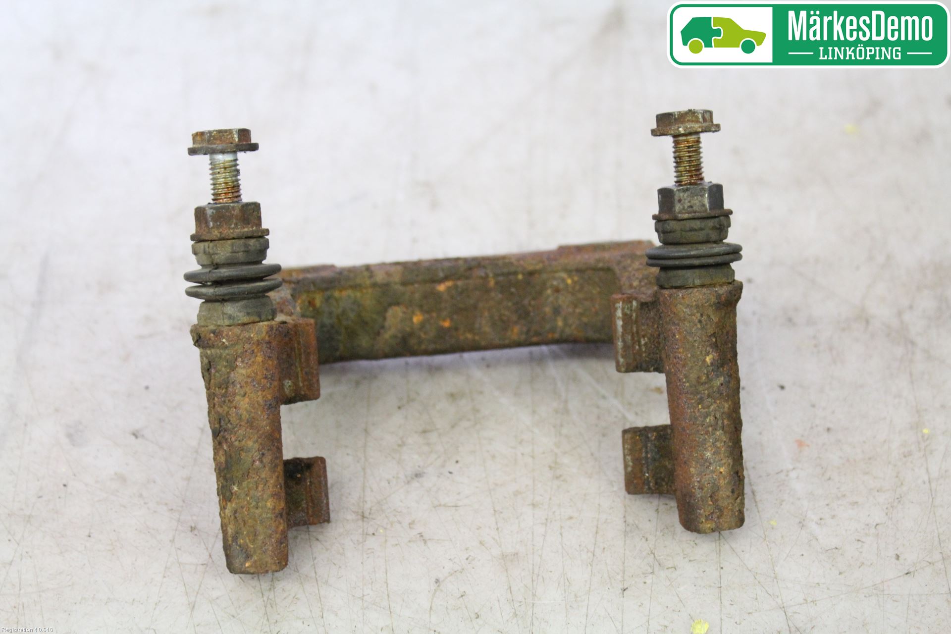 Peugeot PARTNER 08-15 Bromsokshållare