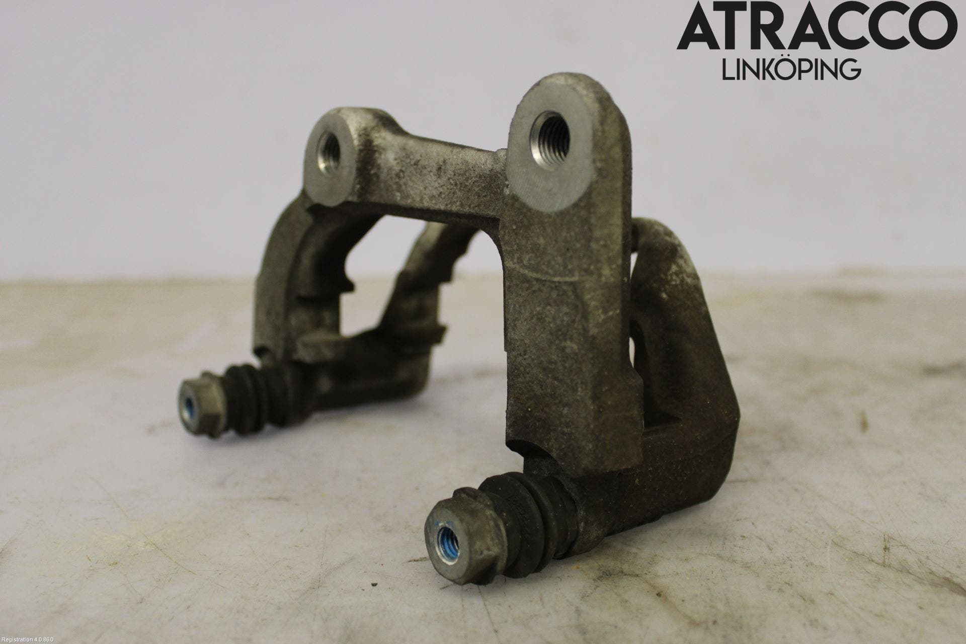 BMW 5 G30/G31/F90 17-23 Bromsokshållare