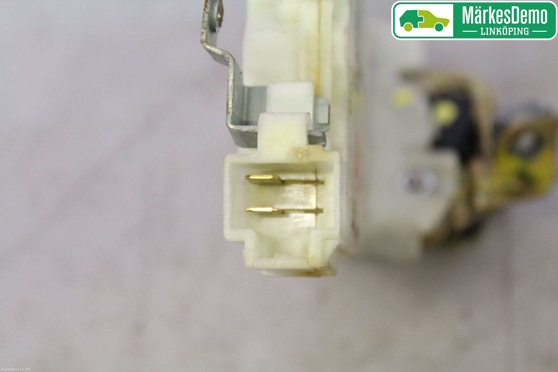 Nissan ALMERA    00-06 Låskista-Dörrlås