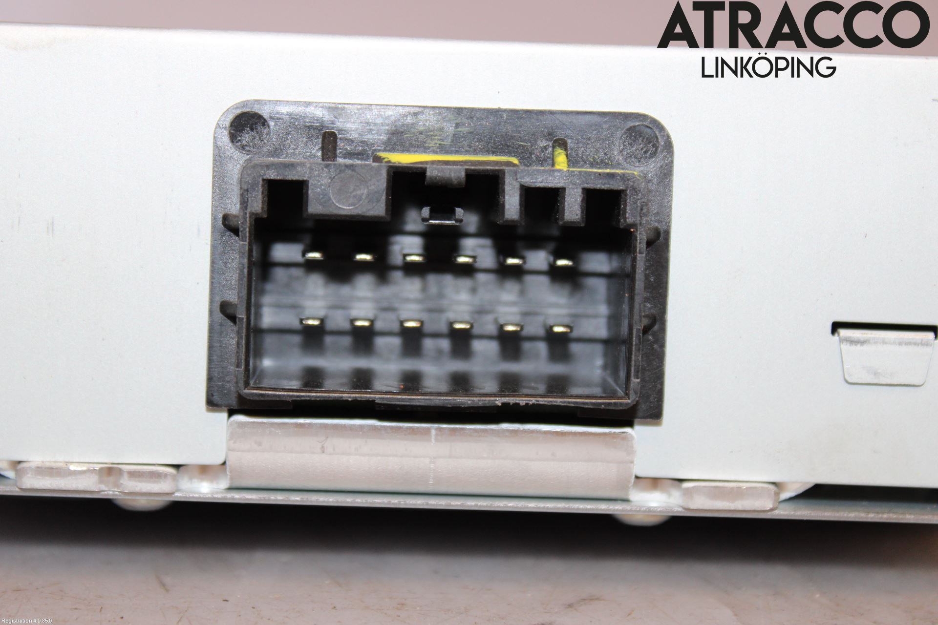 Ford RANGER EU 12-23 Inverter 12 -> 220 V