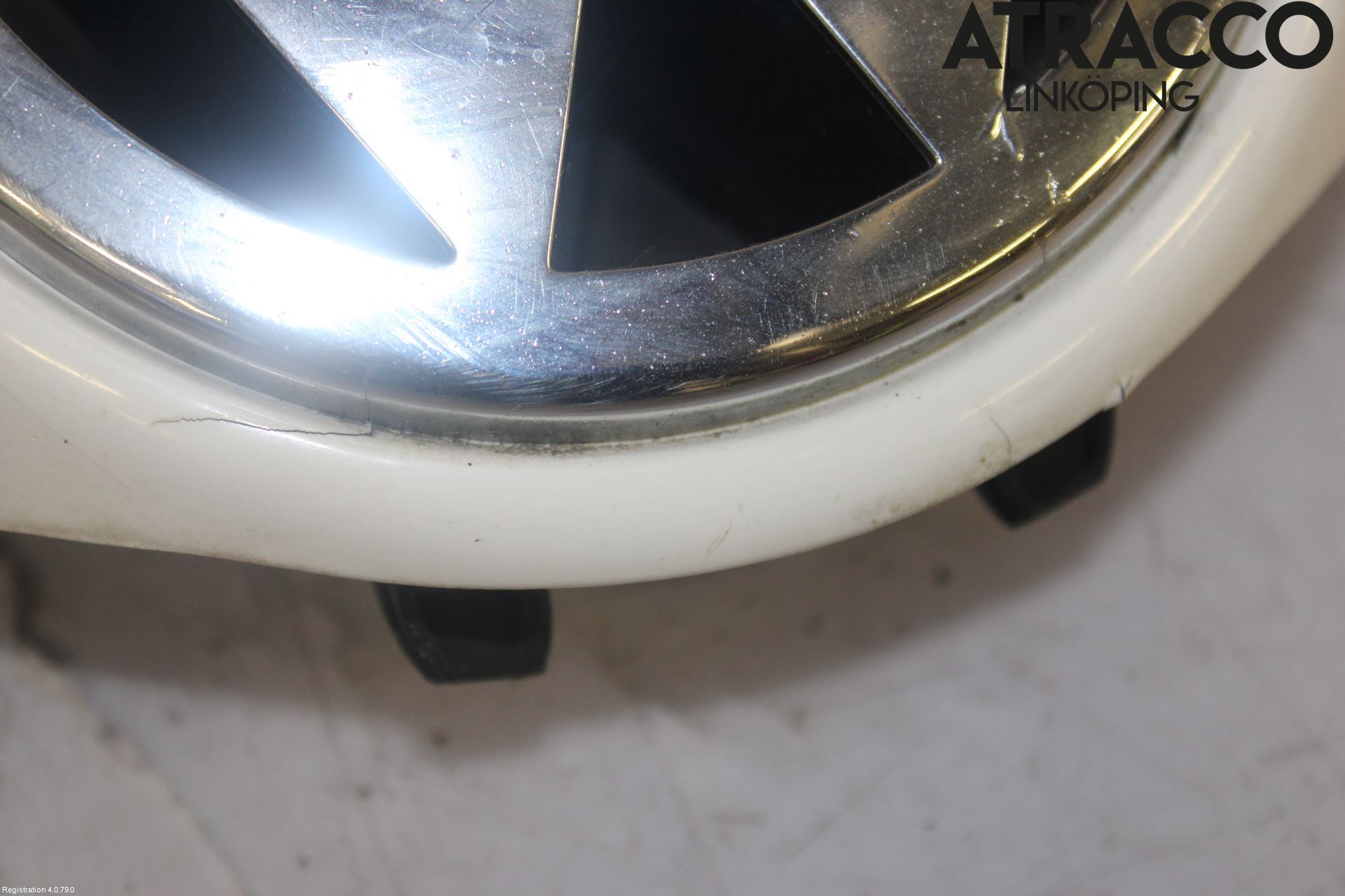 Volkswagen VW GOLF V 04-09 Grill Komp