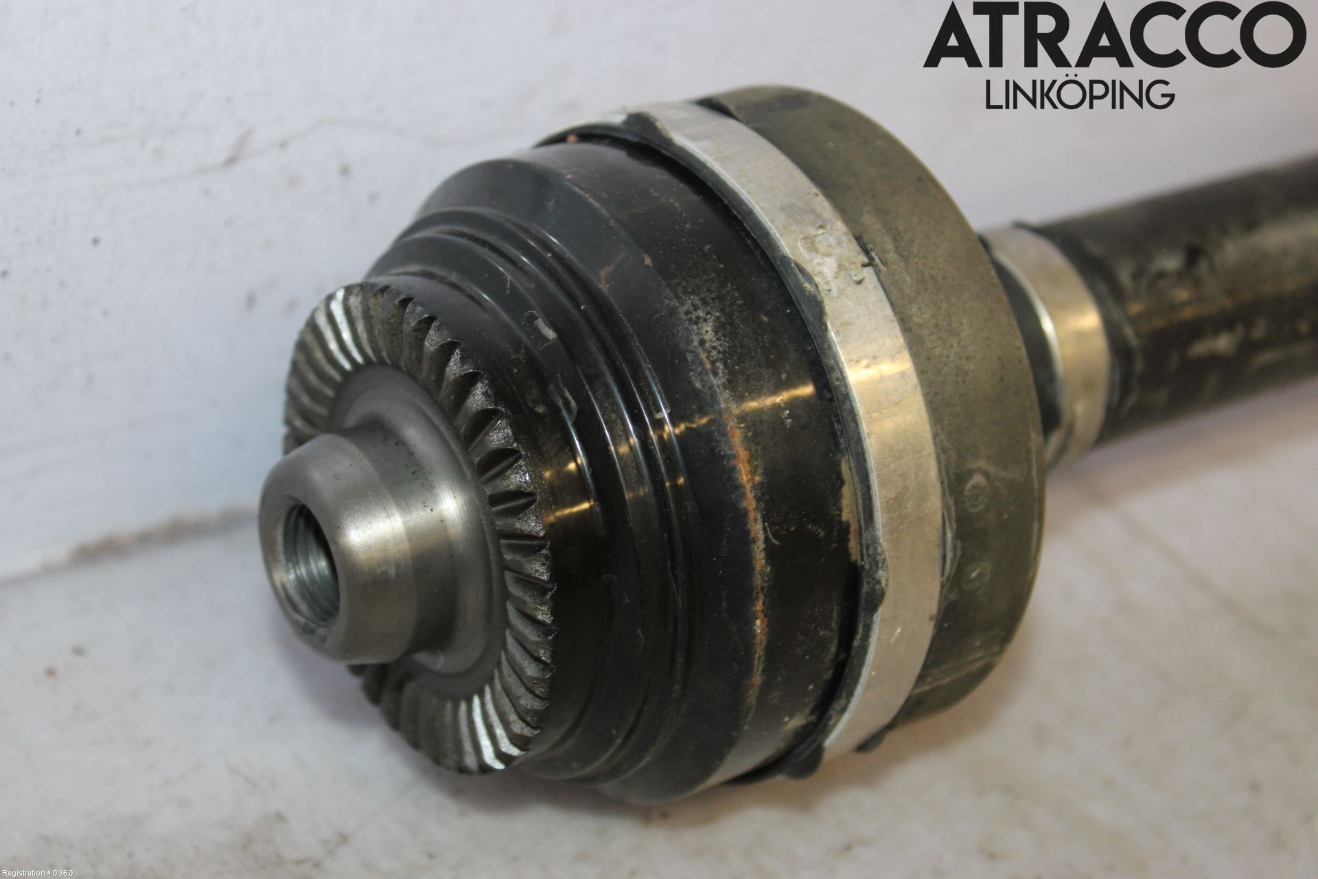 BMW 5 G30/G31/F90 17-23 Drivaxel Bak Vänster