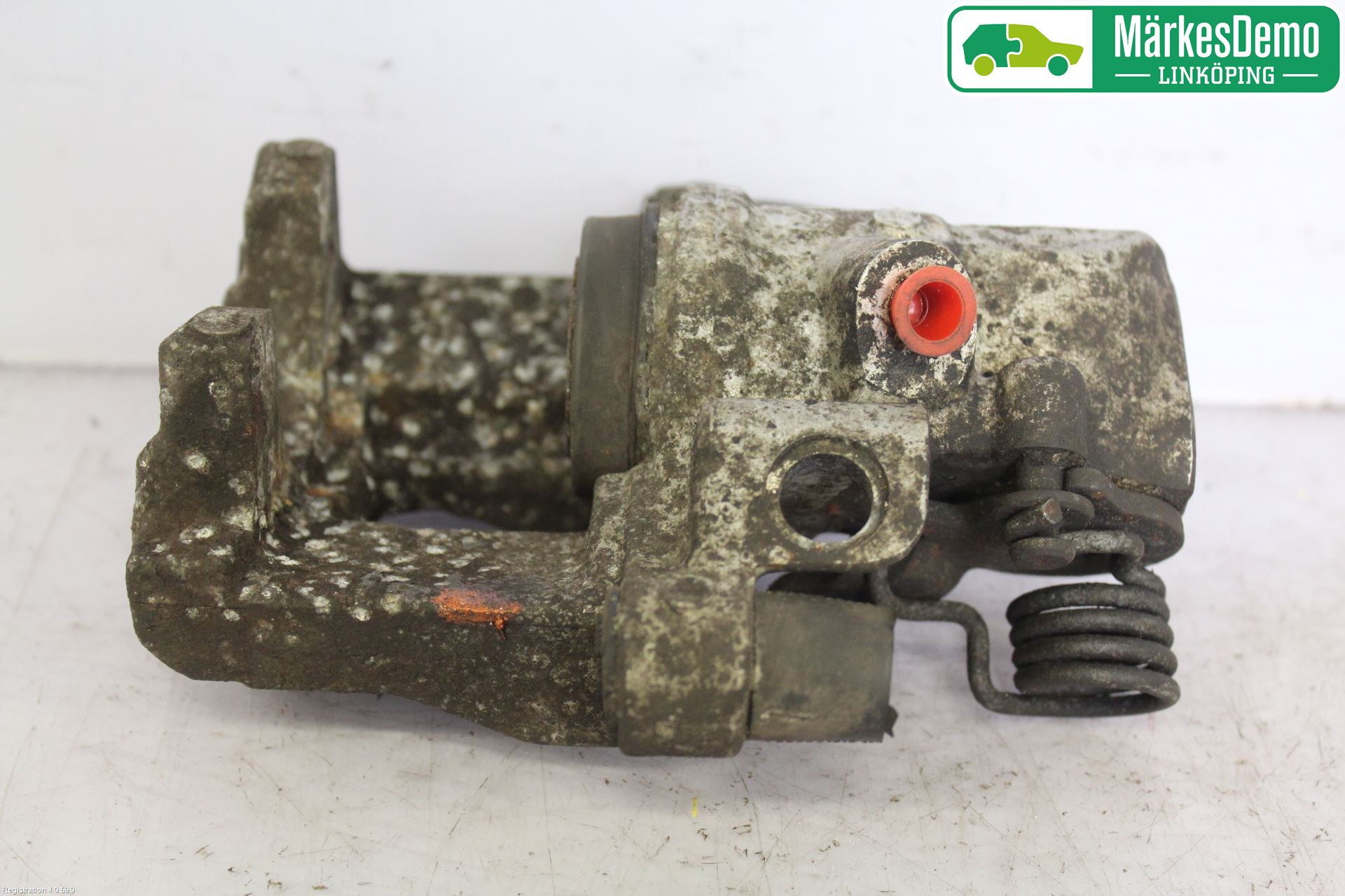 Ford FOCUS     04-07 Bromsok Bak Vänster