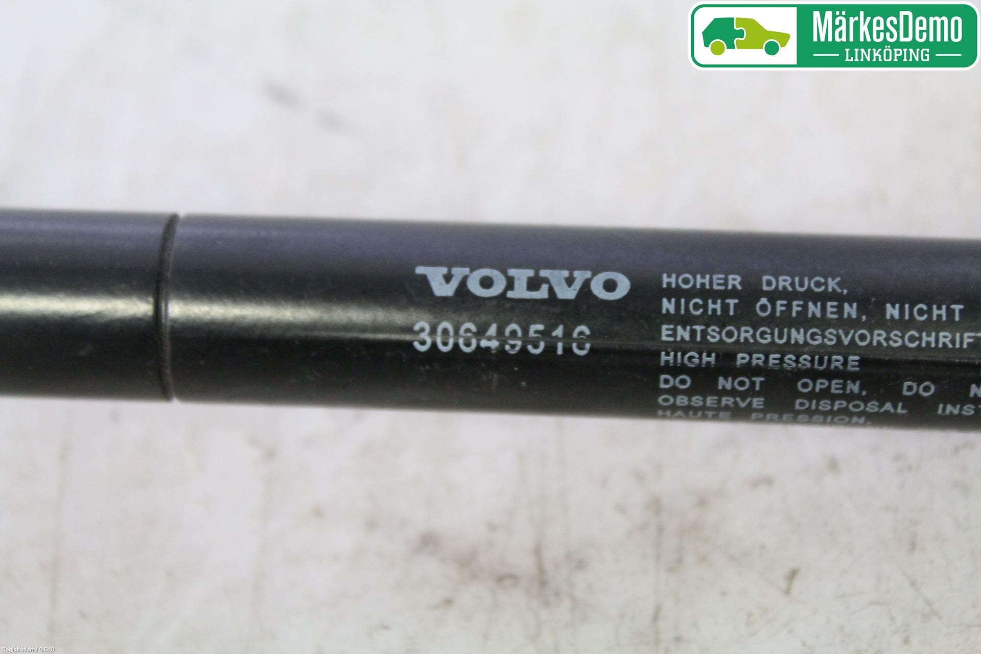 Volvo V70 08-13 Gasfjäder Motorhuv