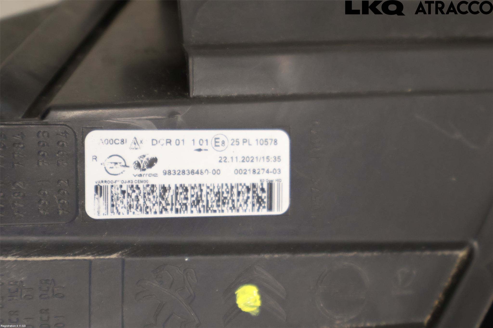 Opel VIVARO 20- Strålkastare Höger