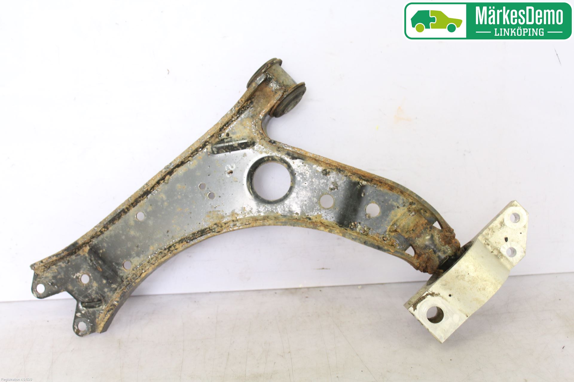 Audi A3/S3 05-13 Bärarm Fram Undre Vä