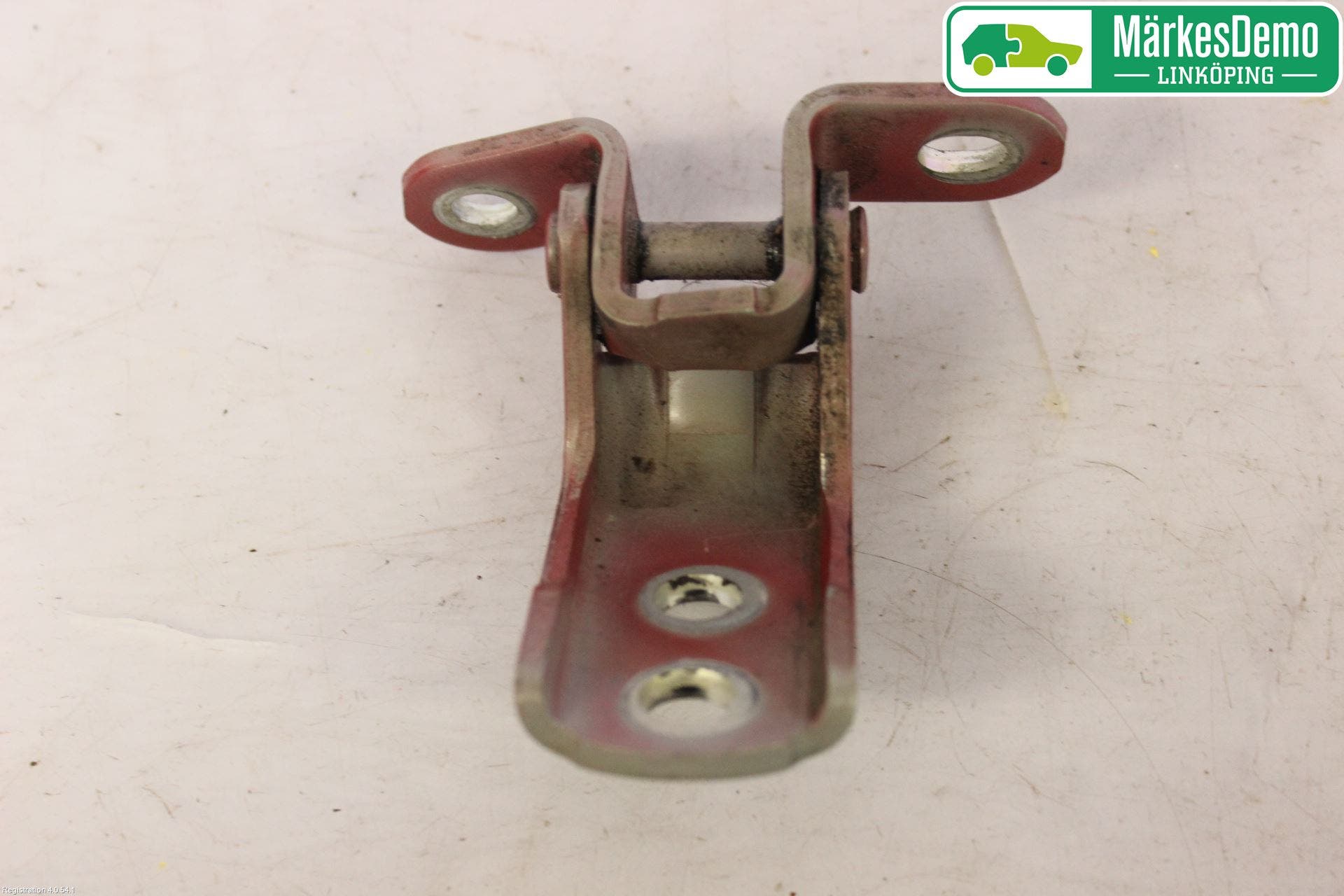 Toyota YARIS XP130 12-14 Dörrgångjärn