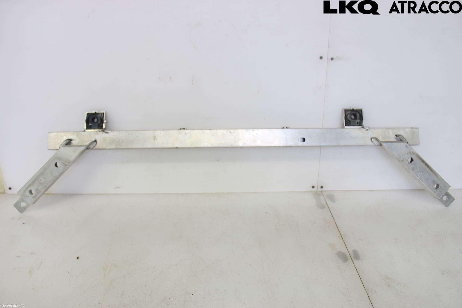 Volvo V90 17->> Kylarfäste-Ram-Balk