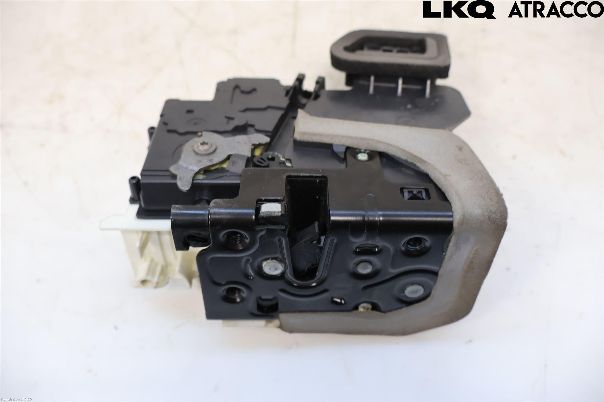 Audi A6 F2/C8 19- Låskista-Dörrlås