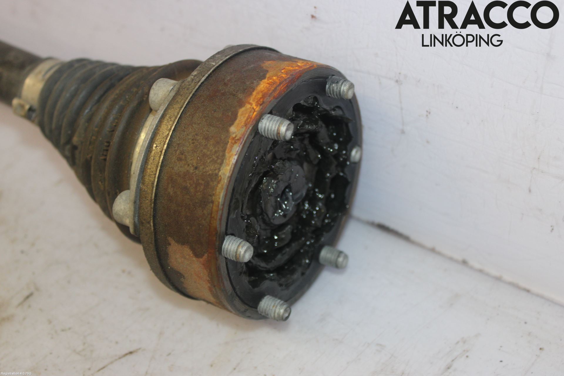 Volkswagen VW POLO 10-17 Drivaxel Fram Vänster