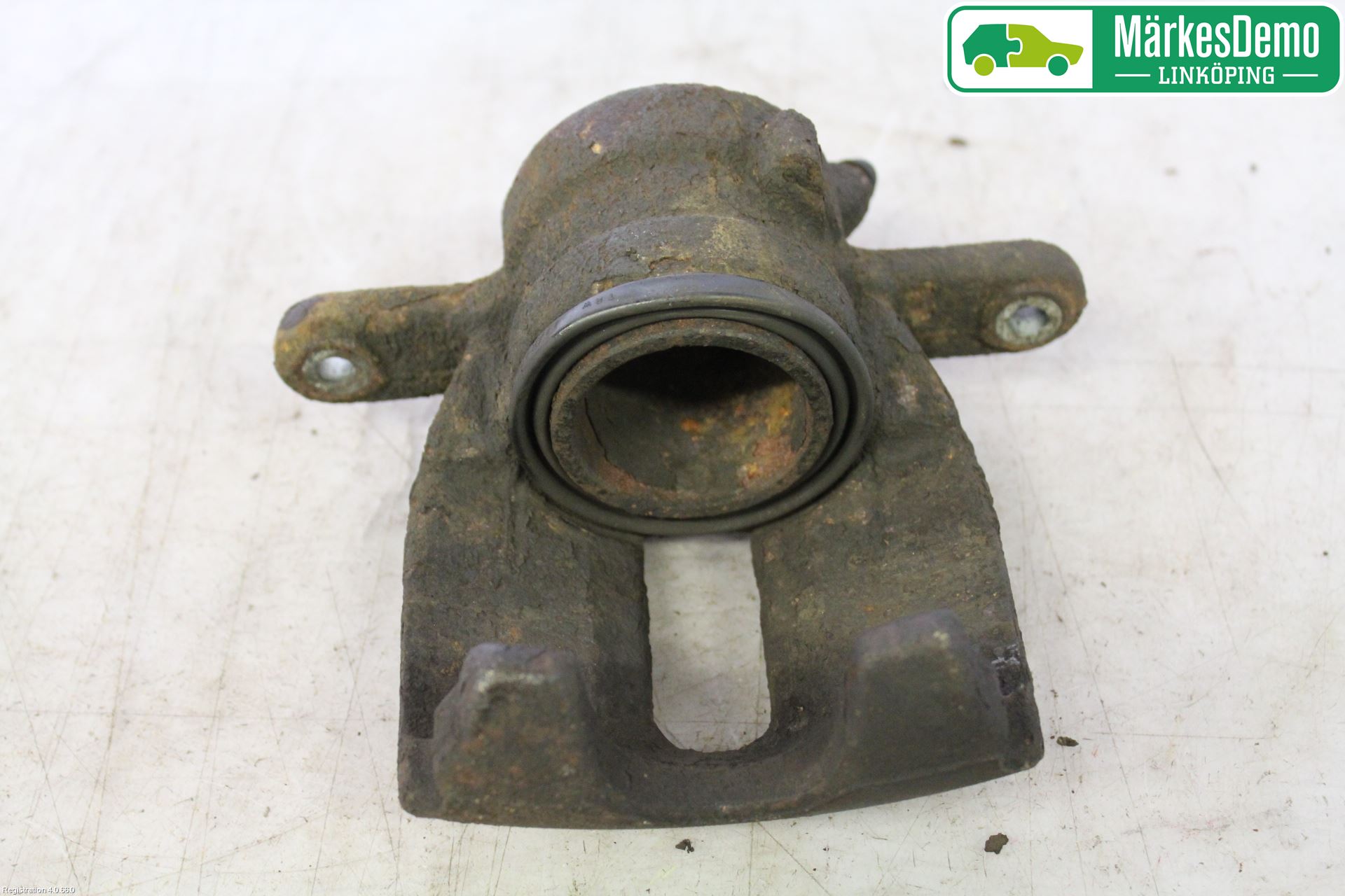 Nissan NOTE E11 06-14 Bromsok Fram Höger