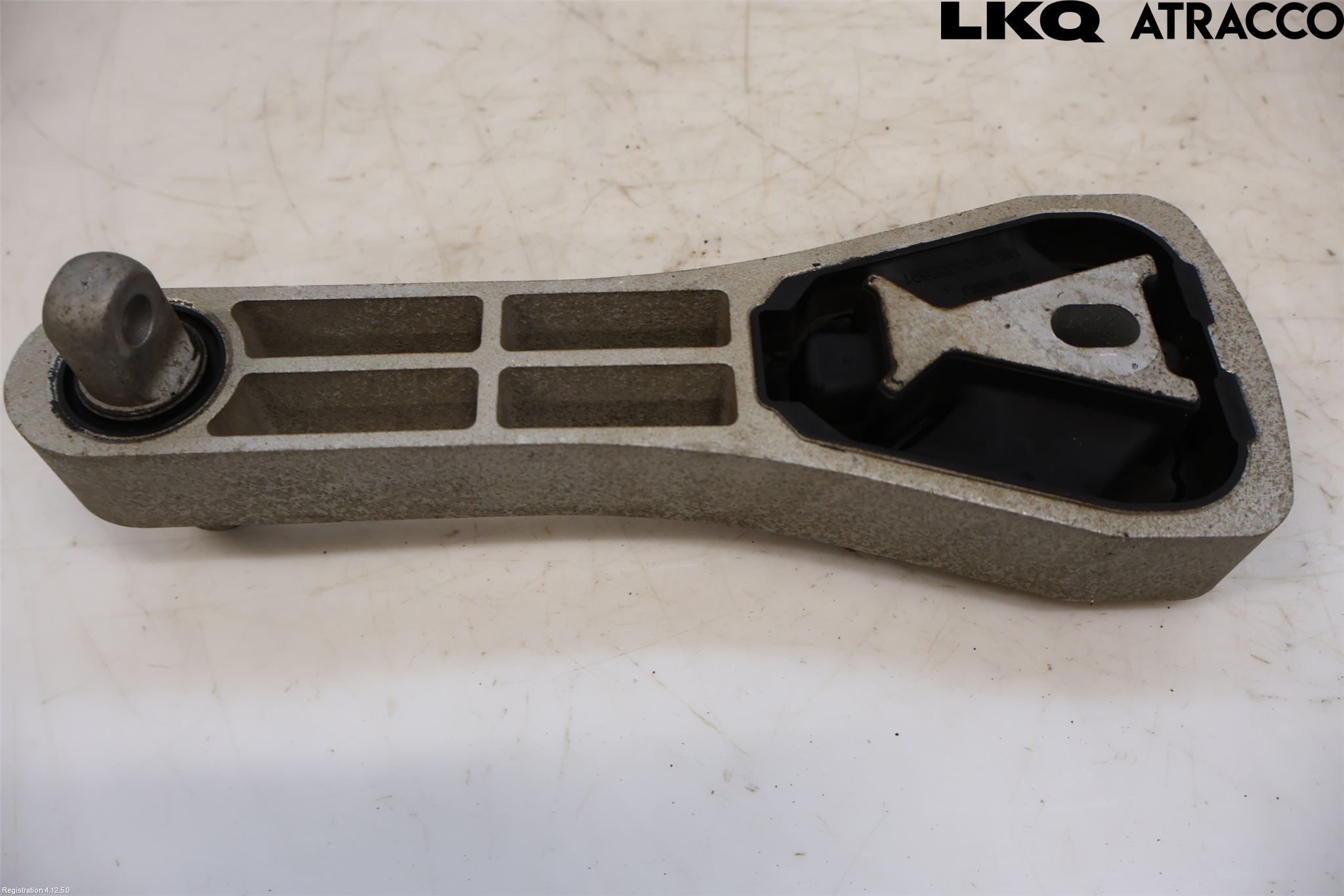 Volvo V90 17->> Motorfäste