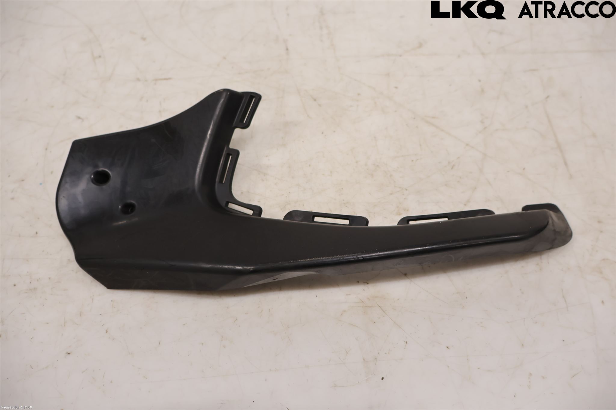 Audi A6 F2/C8 19- Stötfångarfäste Fram Vä