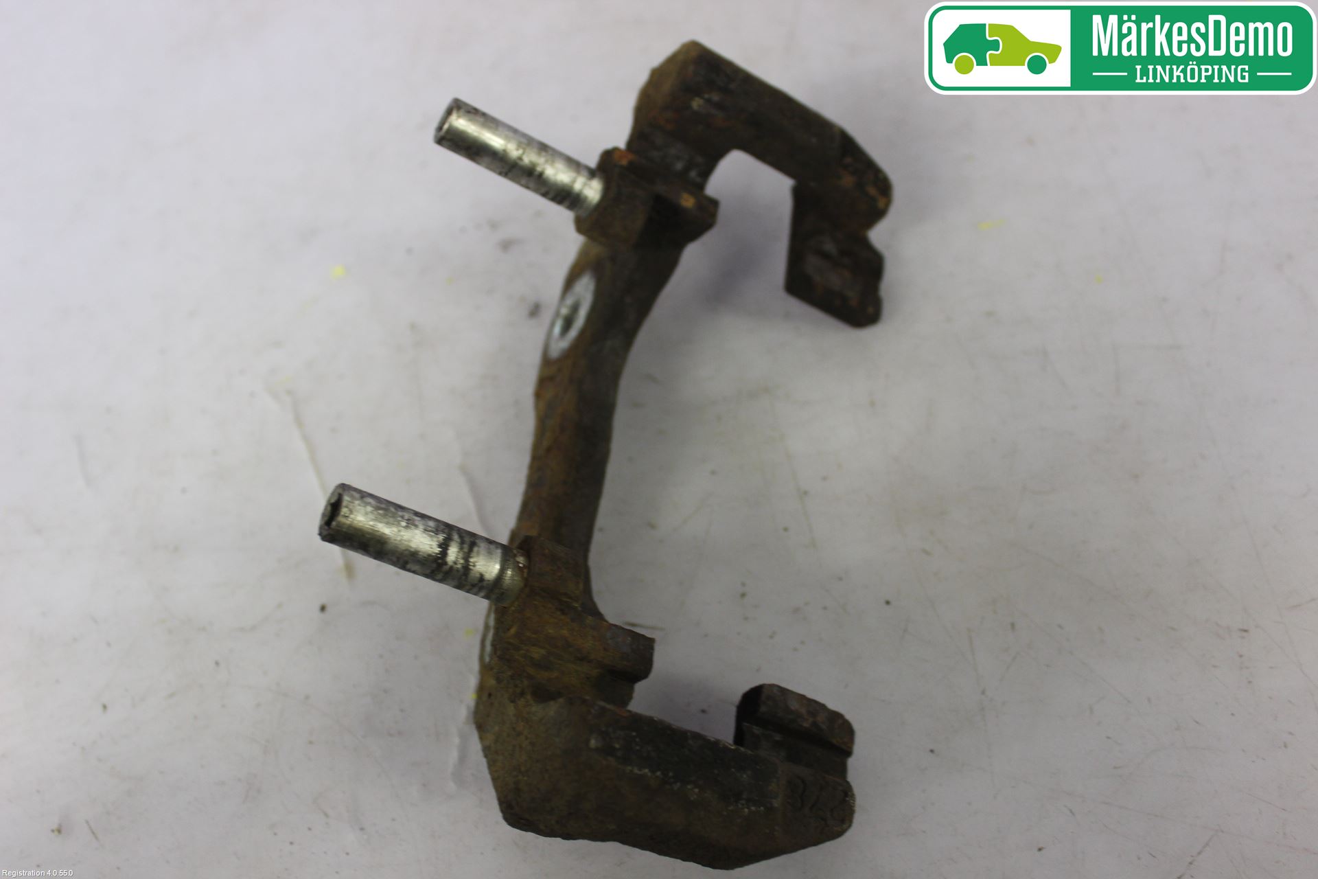 Ford FOCUS     04-07 Bromsokshållare