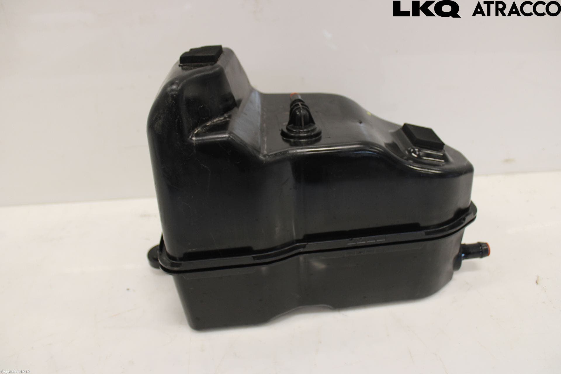 BMW 5 G30/G31/F90 17-23 Adblue Tank