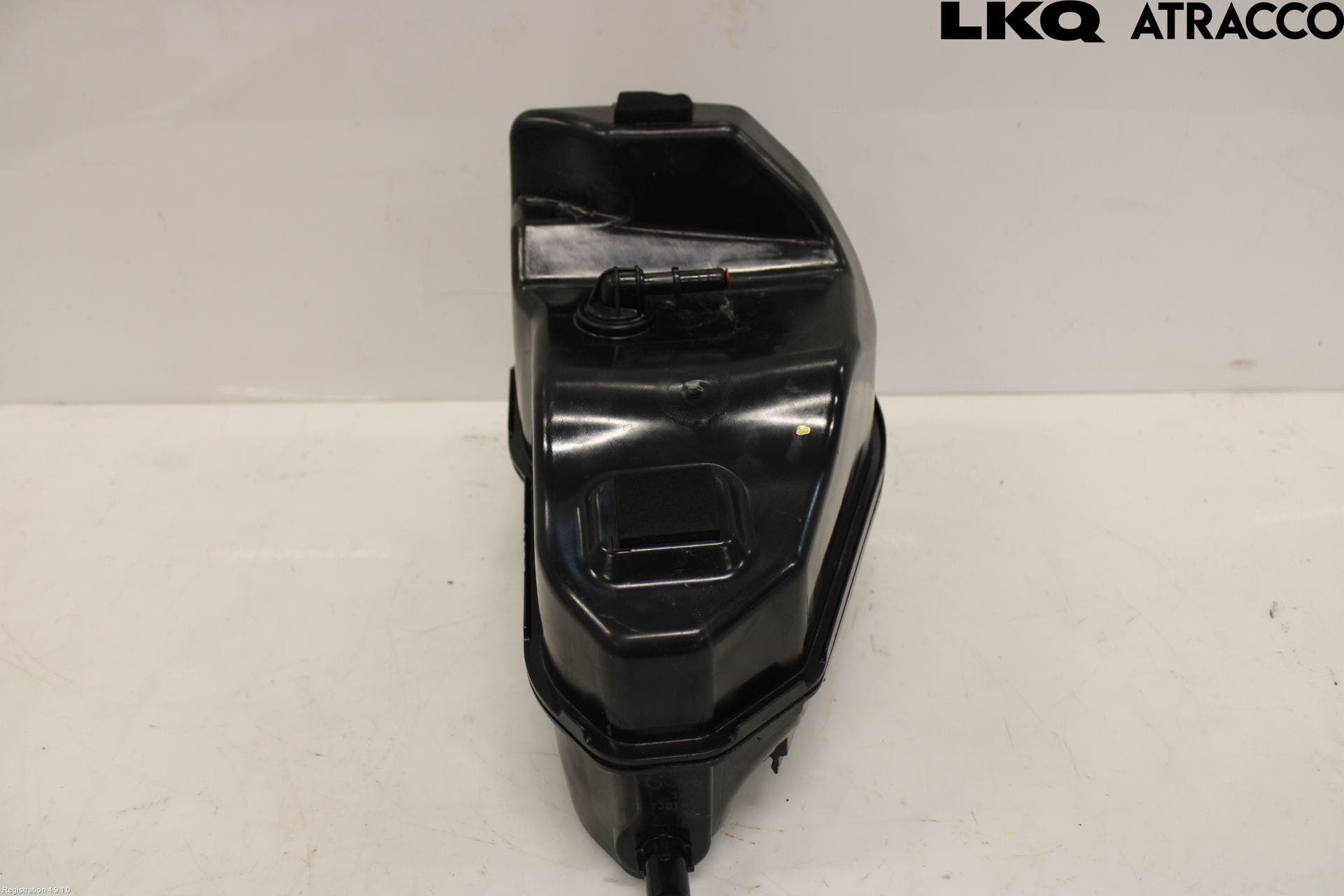 BMW 5 G30/G31/F90 17-23 Adblue Tank