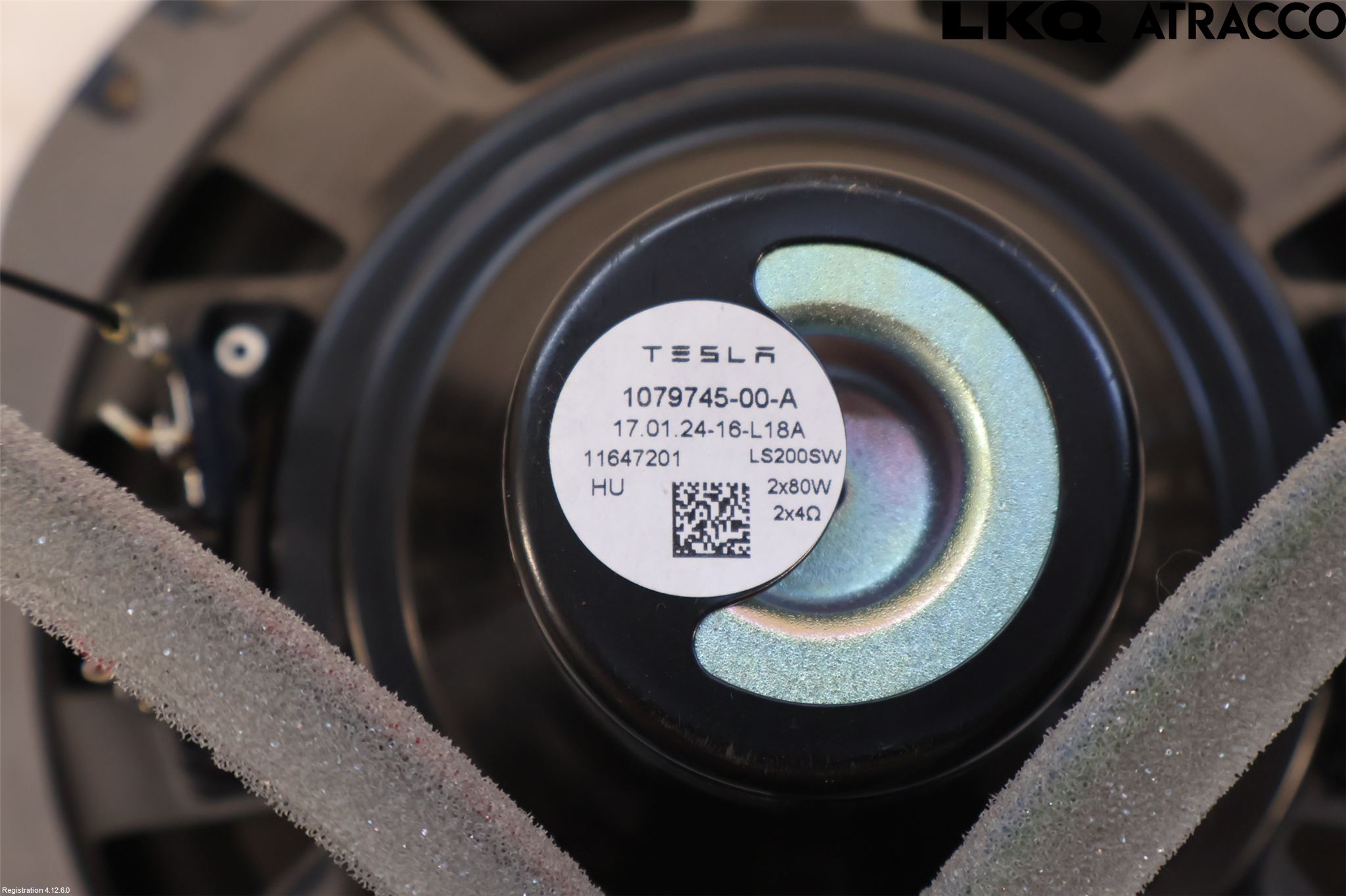 Tesla MODEL Y 21- Högtalare