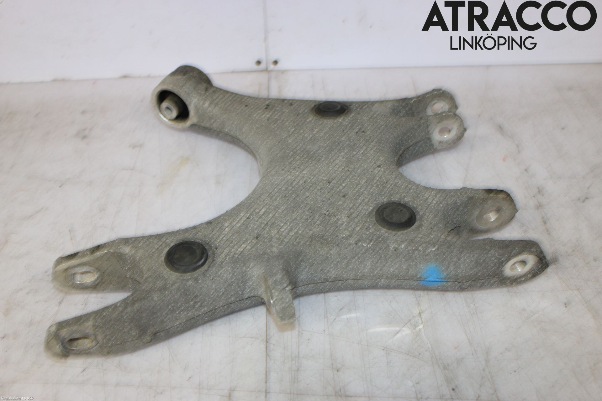 BMW 5 F10/F11/F18 09-17 Bärarm Bak Höger