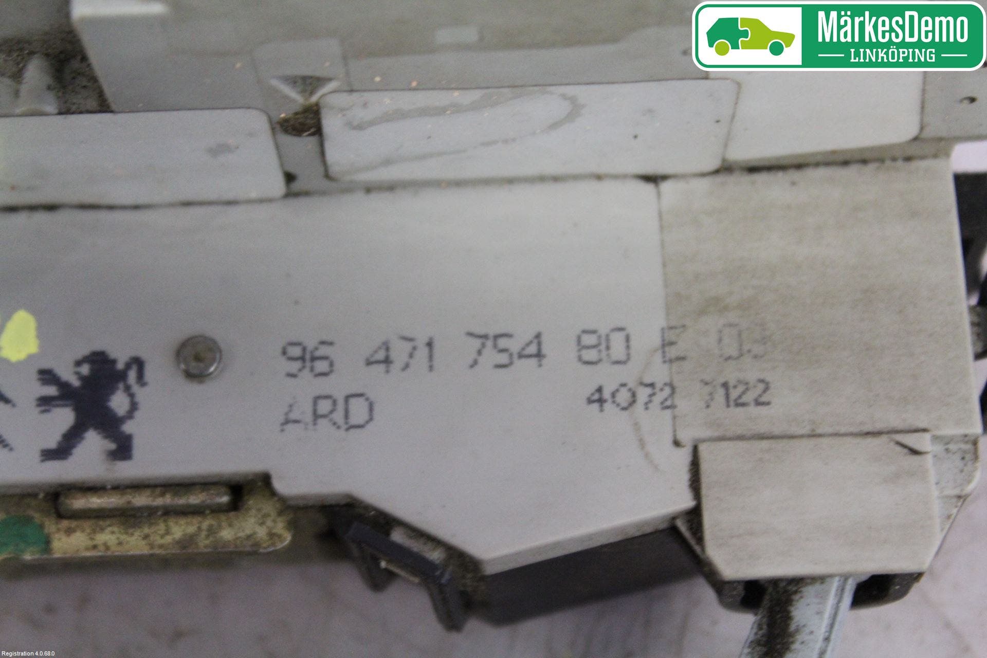 Citroen C4 I 05-10 Låskista-Dörrlås