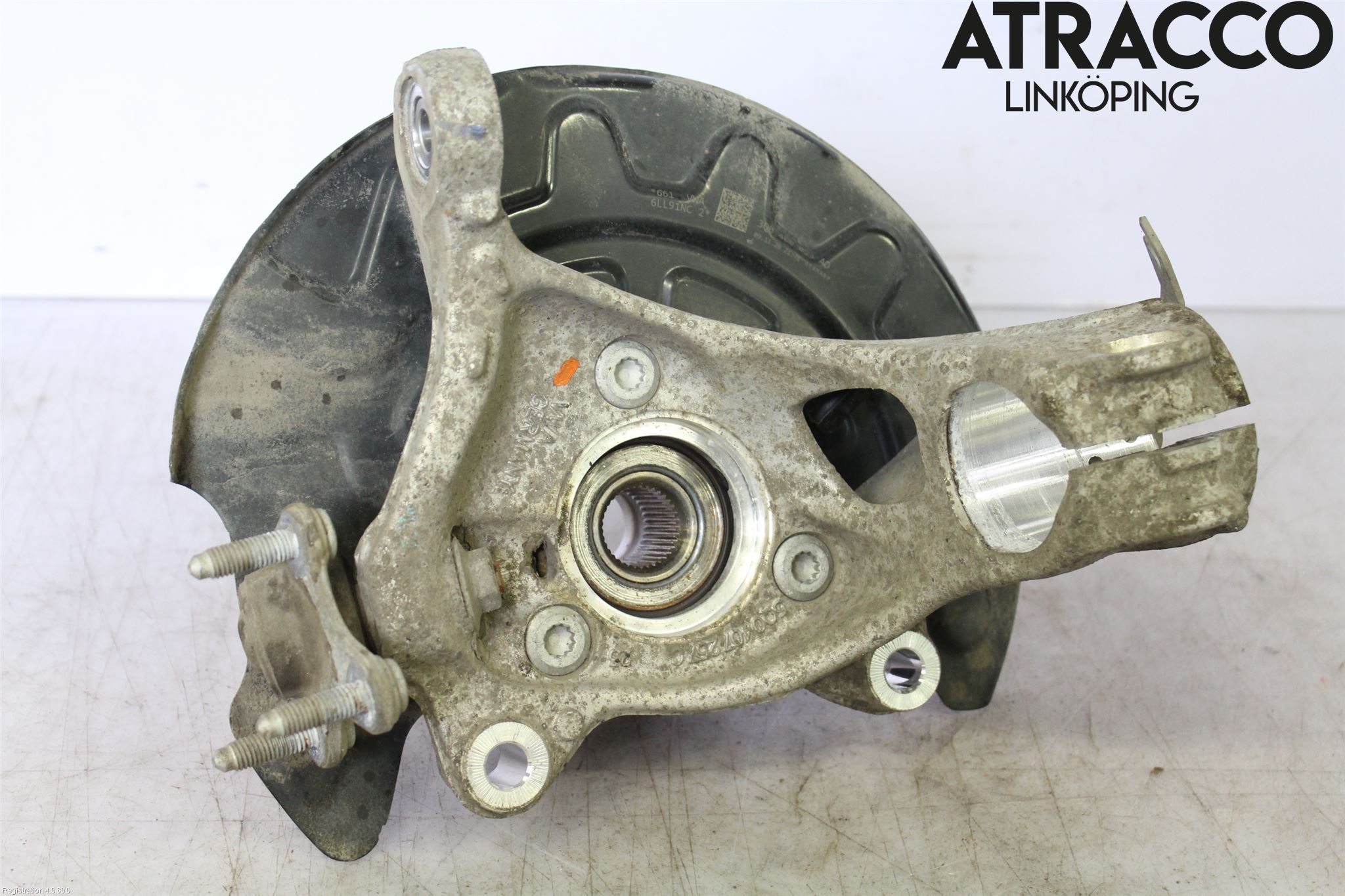 Skoda SUPERB 16-24 Styrspindel Lagerhus Vä