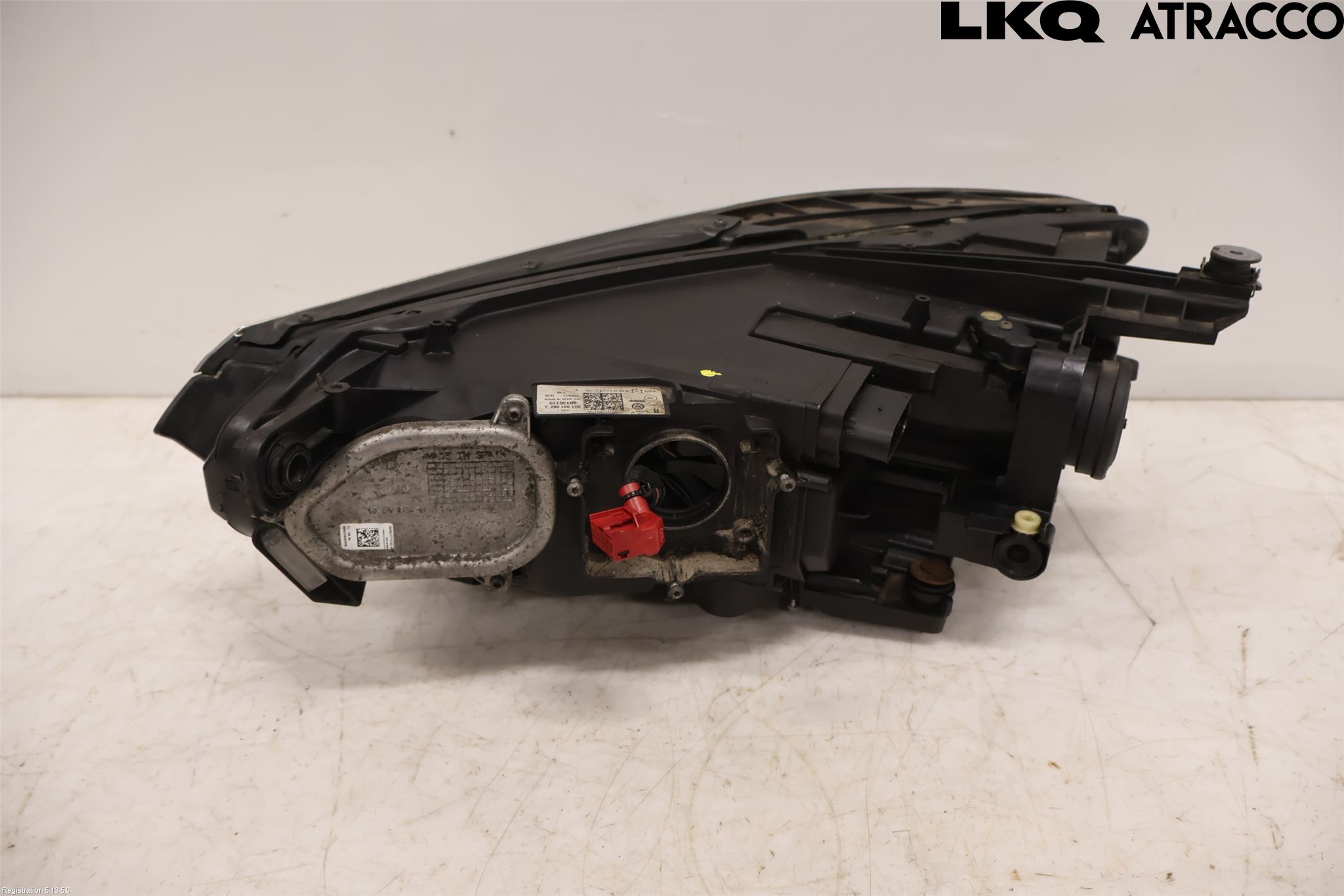 Volkswagen VW PASSAT 15-19 Strålkastare Höger