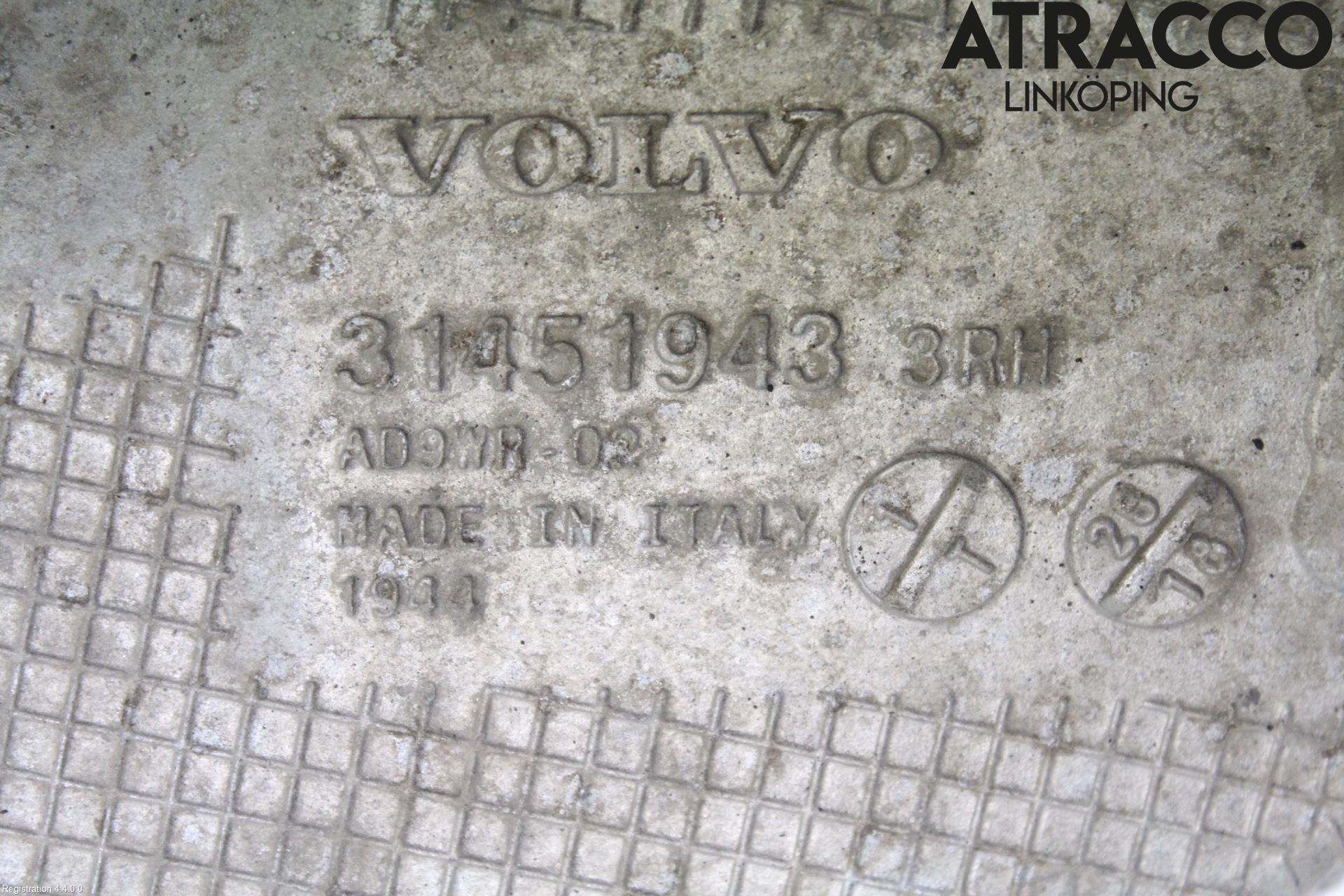 Volvo XC60 18- Bärarm Bak Höger