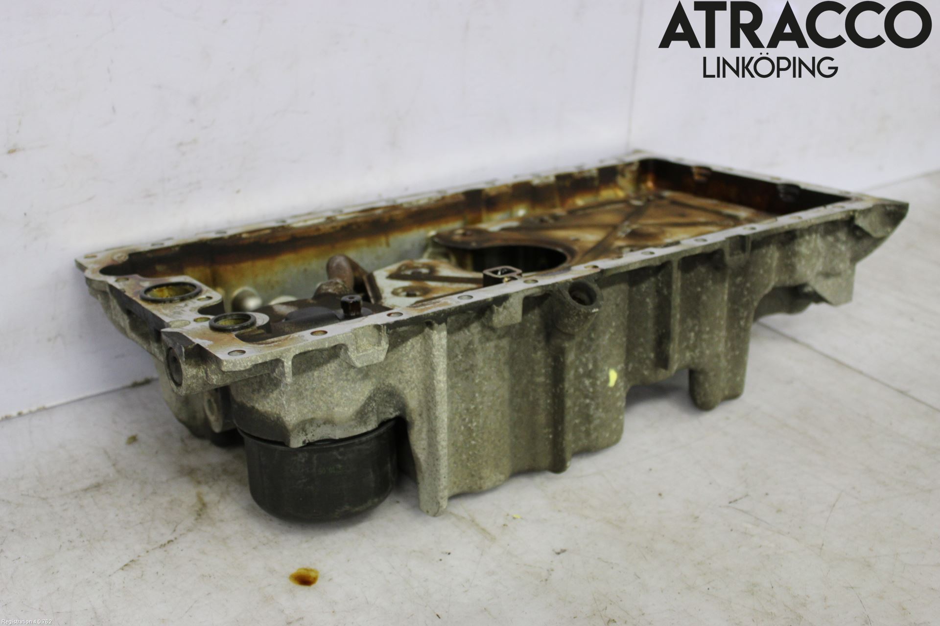 Volvo V70 05-08 Oljetråg