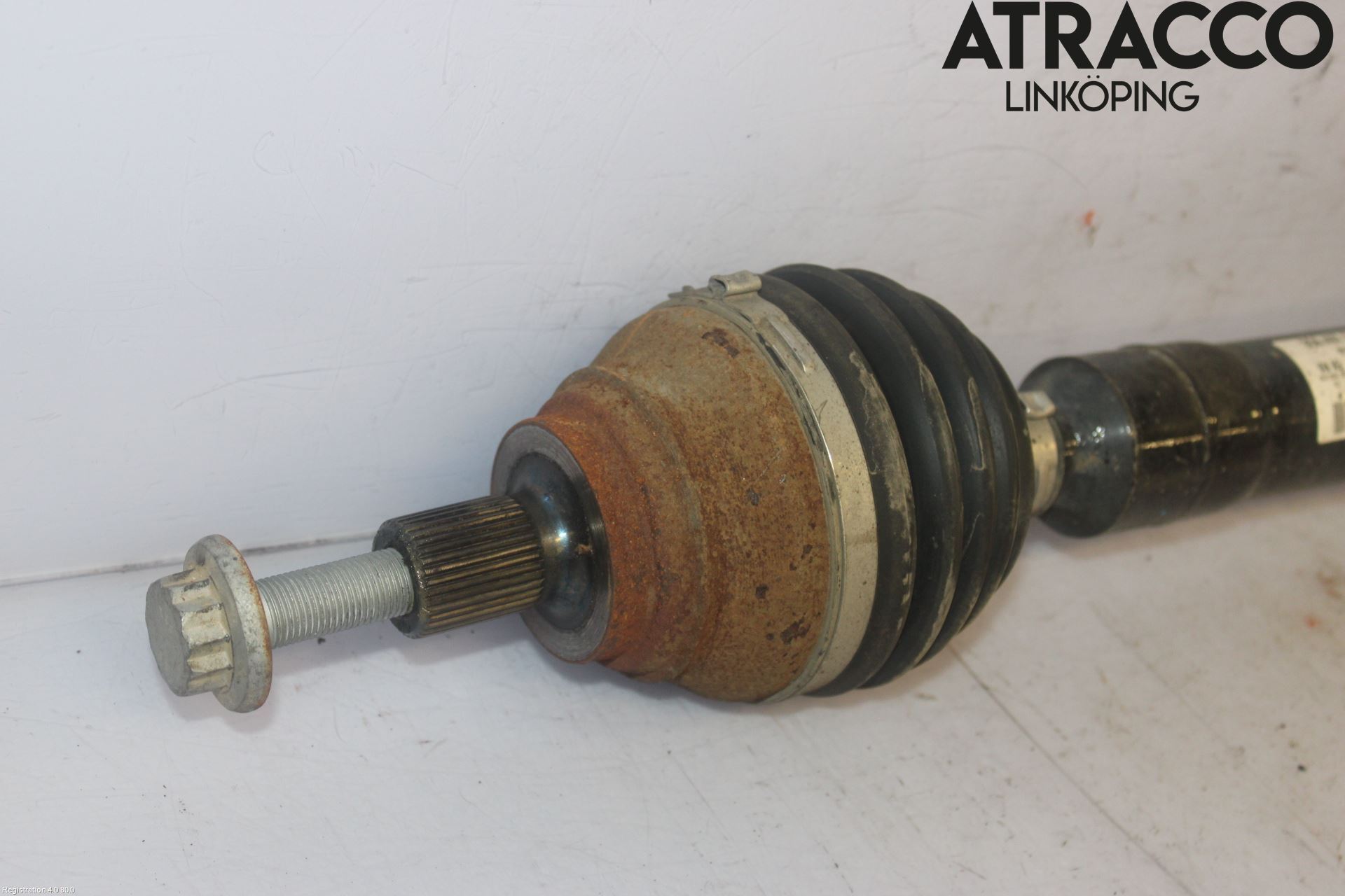 Skoda SUPERB 16-24 Drivaxel Fram Höger