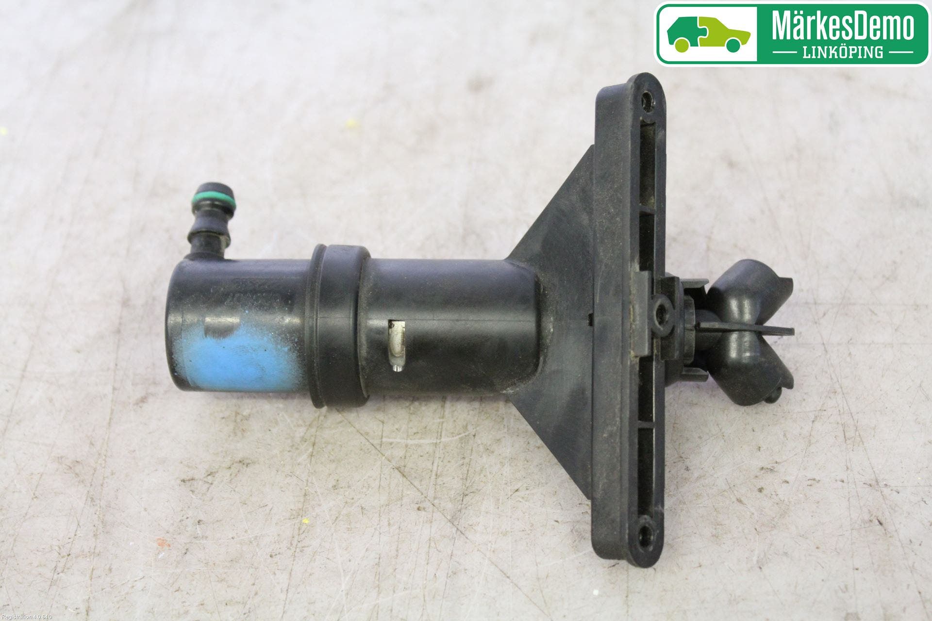 BMW 5 E60/61 Sed/Tou 02-10 Spolarmunstycke Strålkastare