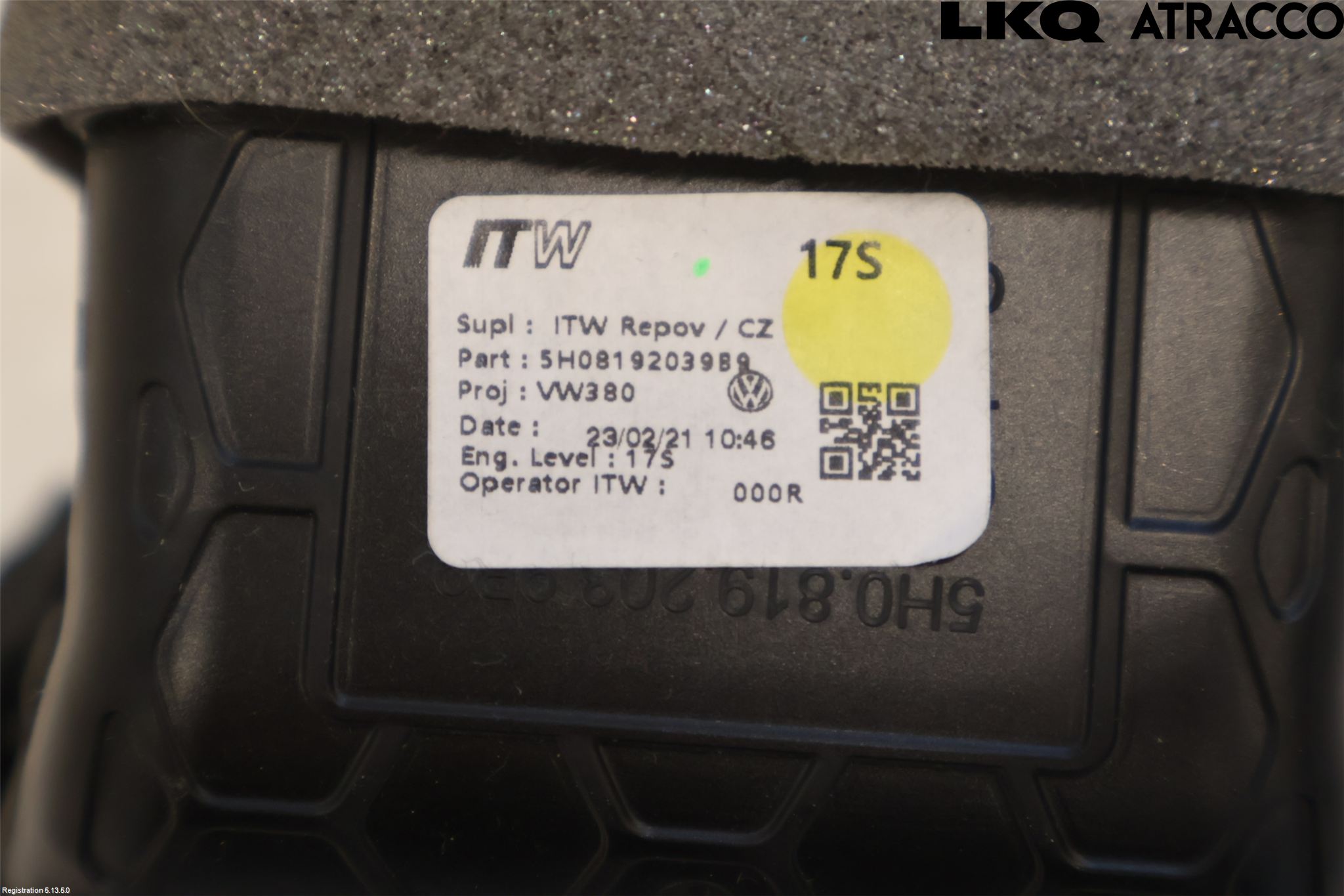 Volkswagen VW GOLF / E-GOLF VIII 20- Defrosterkanal-Munstycke