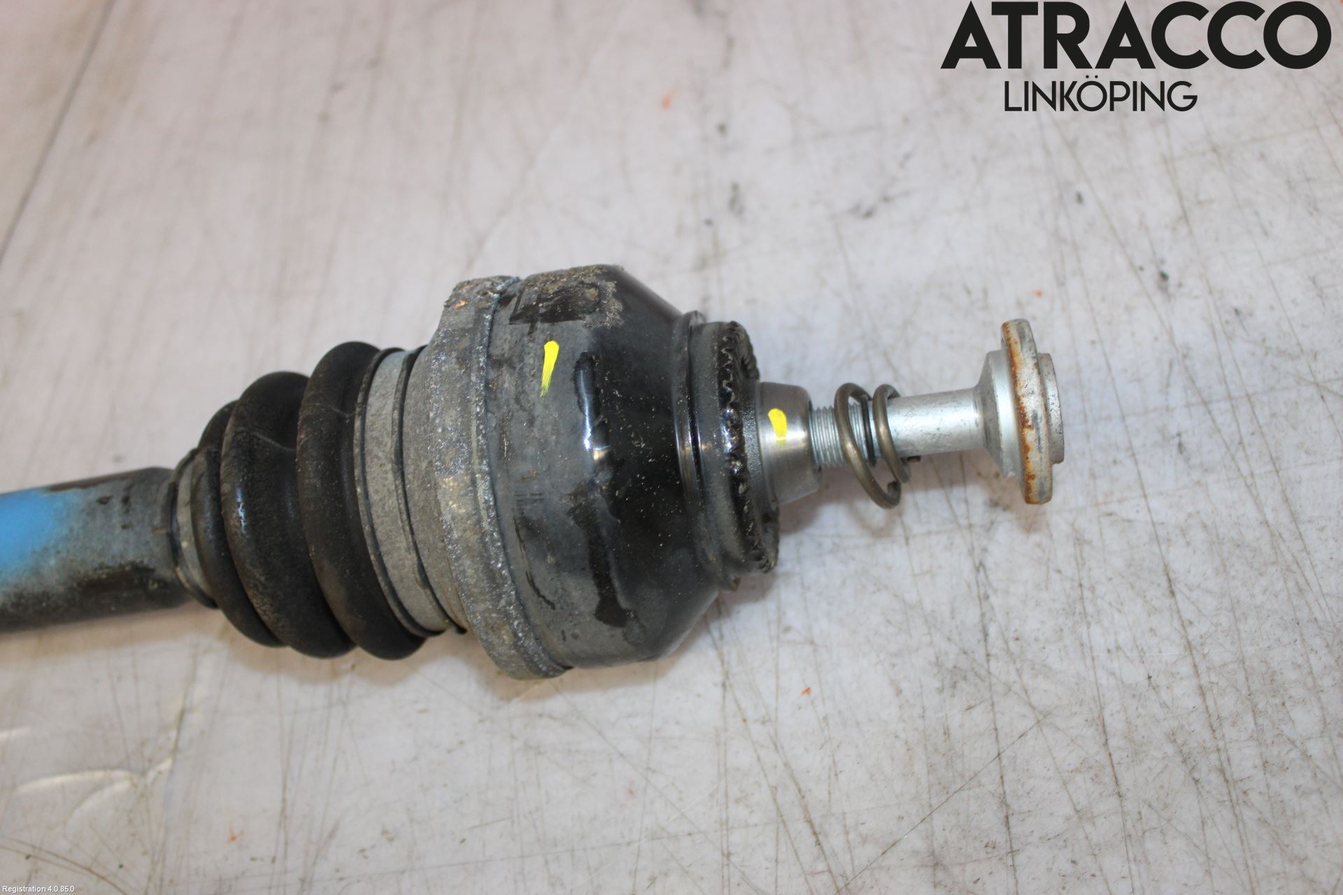BMW 5 F10/F11/F18 09-17 Drivaxel Bak Höger