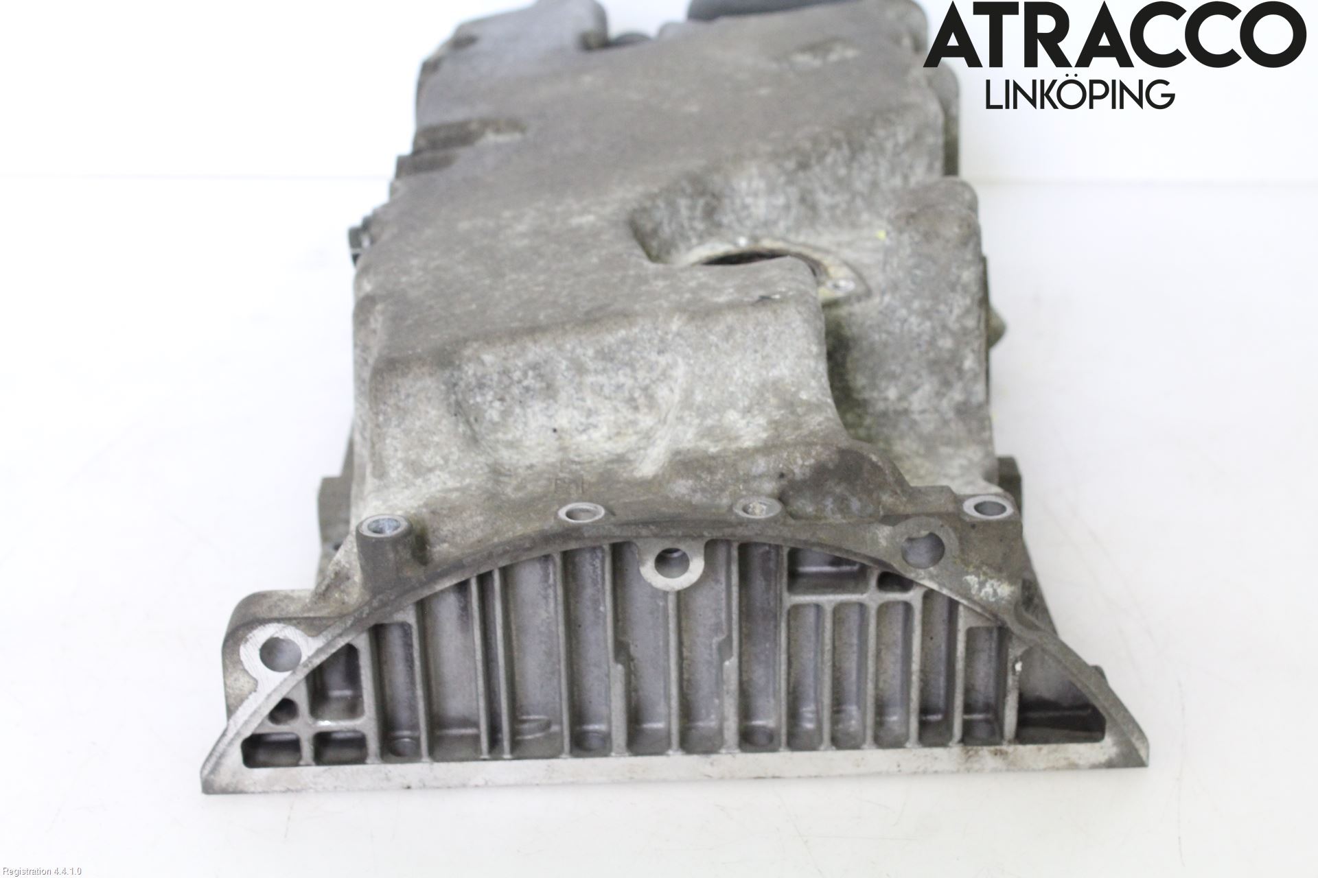 Volvo V70 05-08 Oljetråg