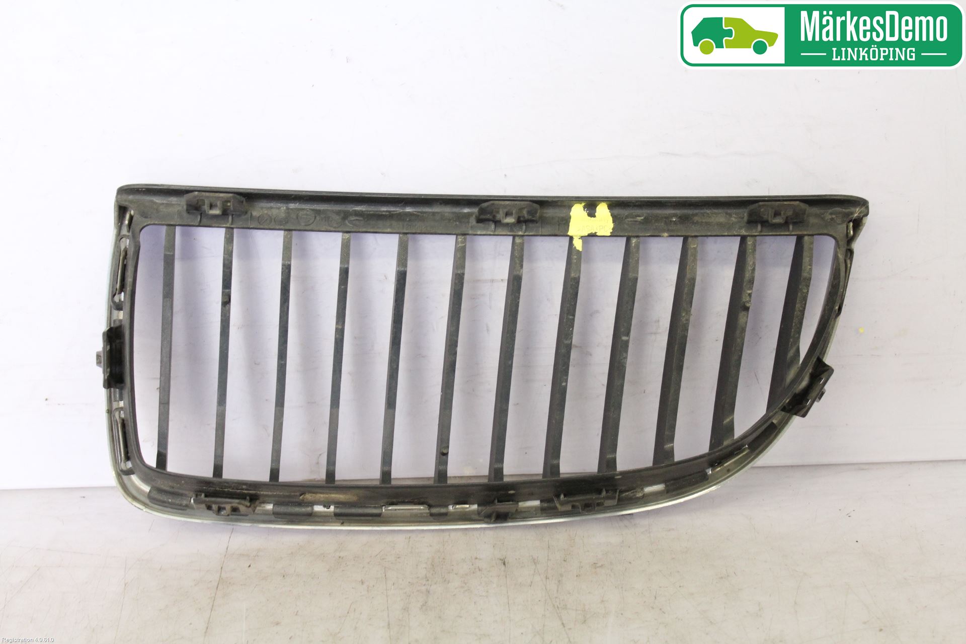 BMW 3 E90/91 SED/TOU 05-12 Grilldel Höger