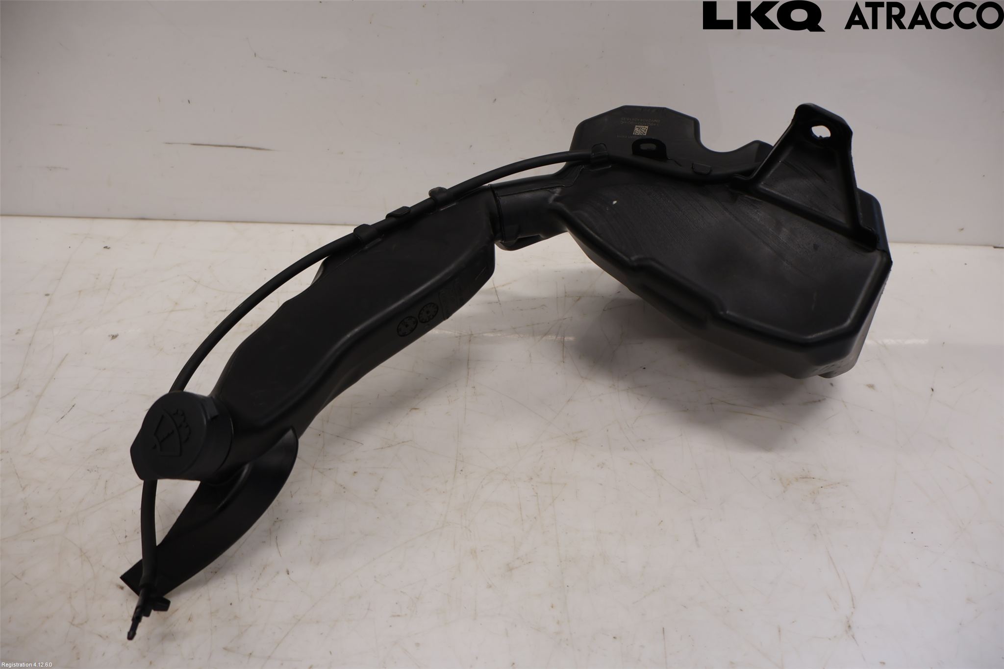 Tesla MODEL Y 21- Spolartank Vindruta