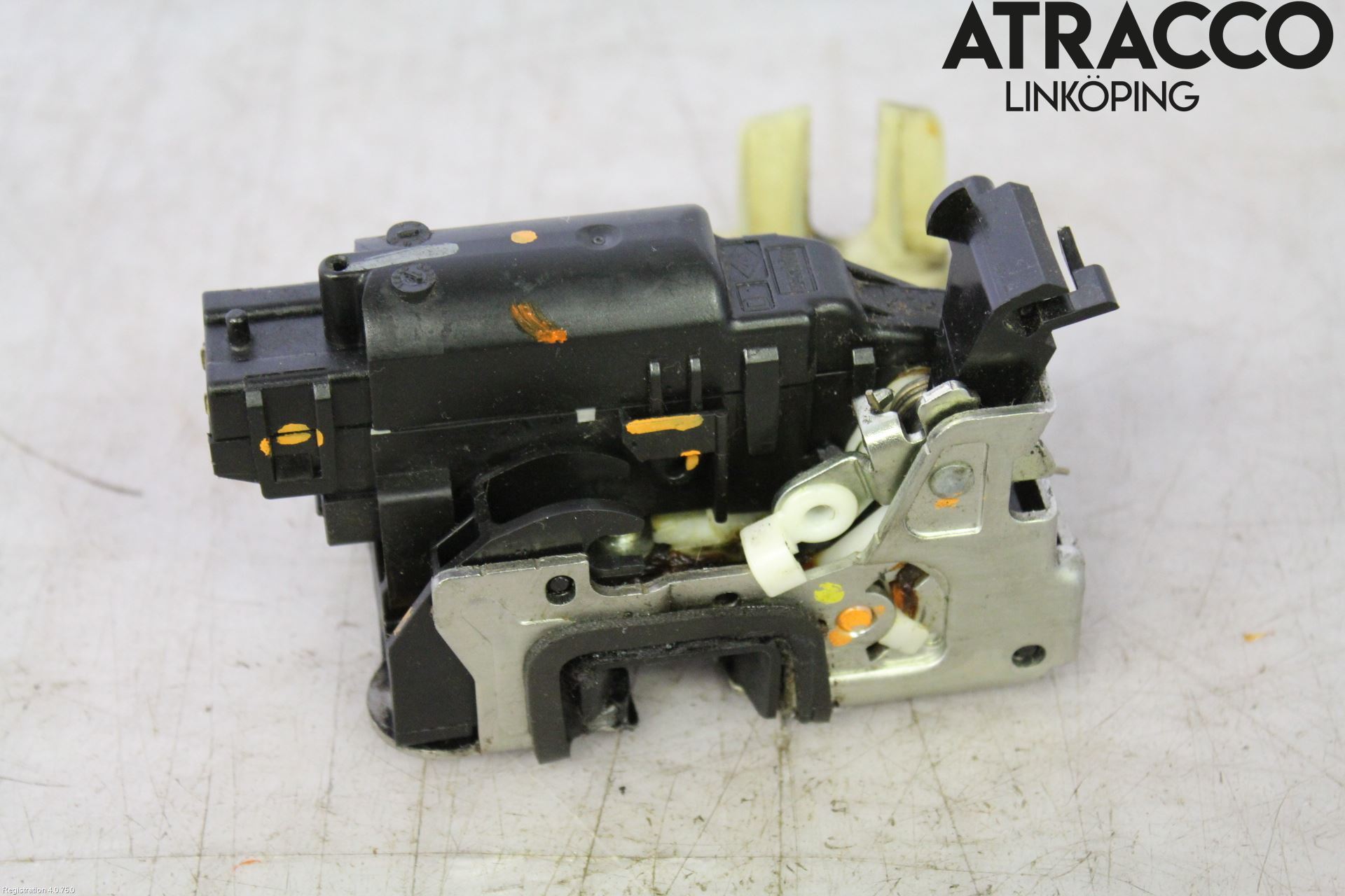 Dacia DUSTER 10-17 Låskista-Dörrlås