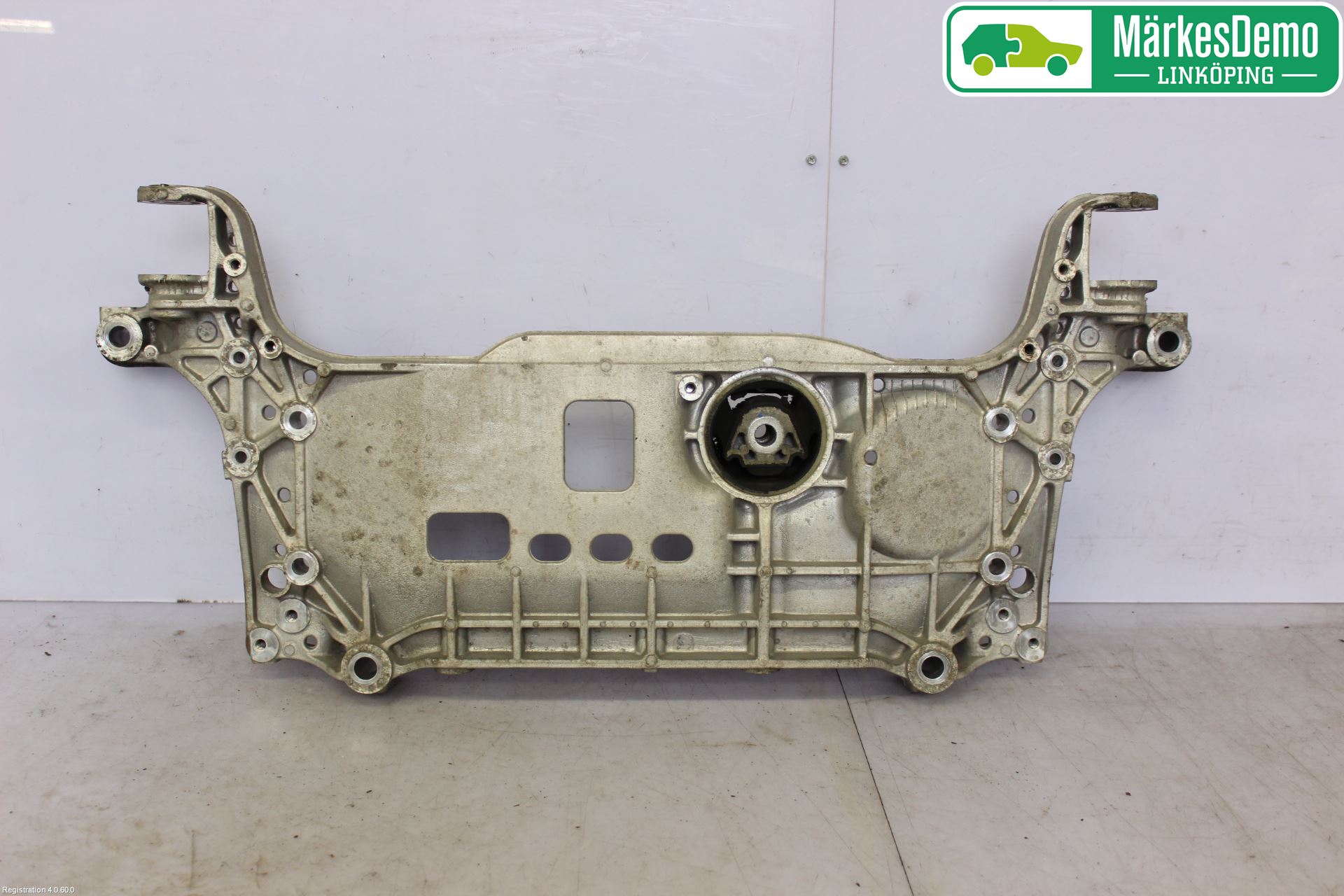 Volkswagen VW PASSAT CC 08-16 Framvagnsbalk