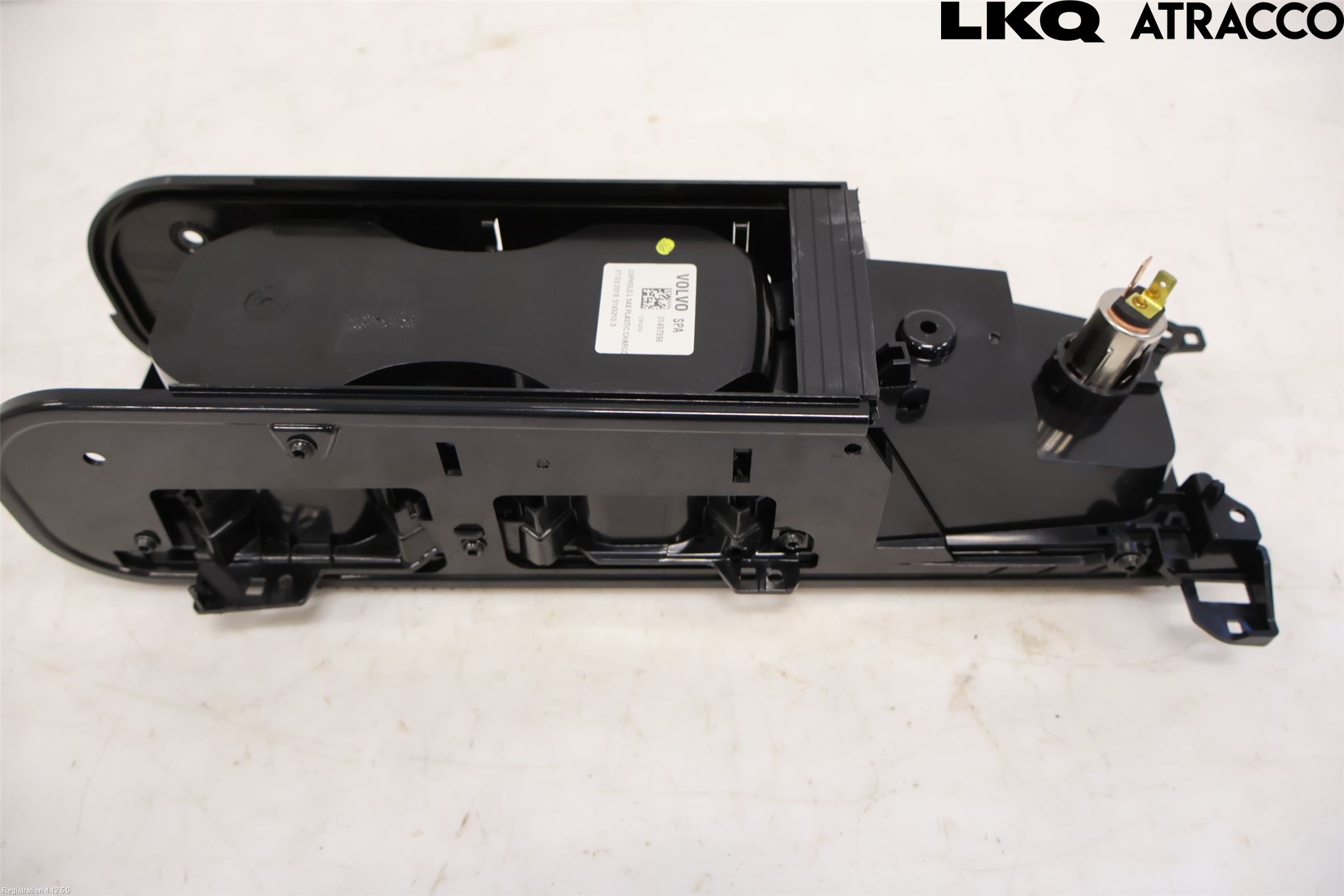 Volvo V90 17->> Mugghållare