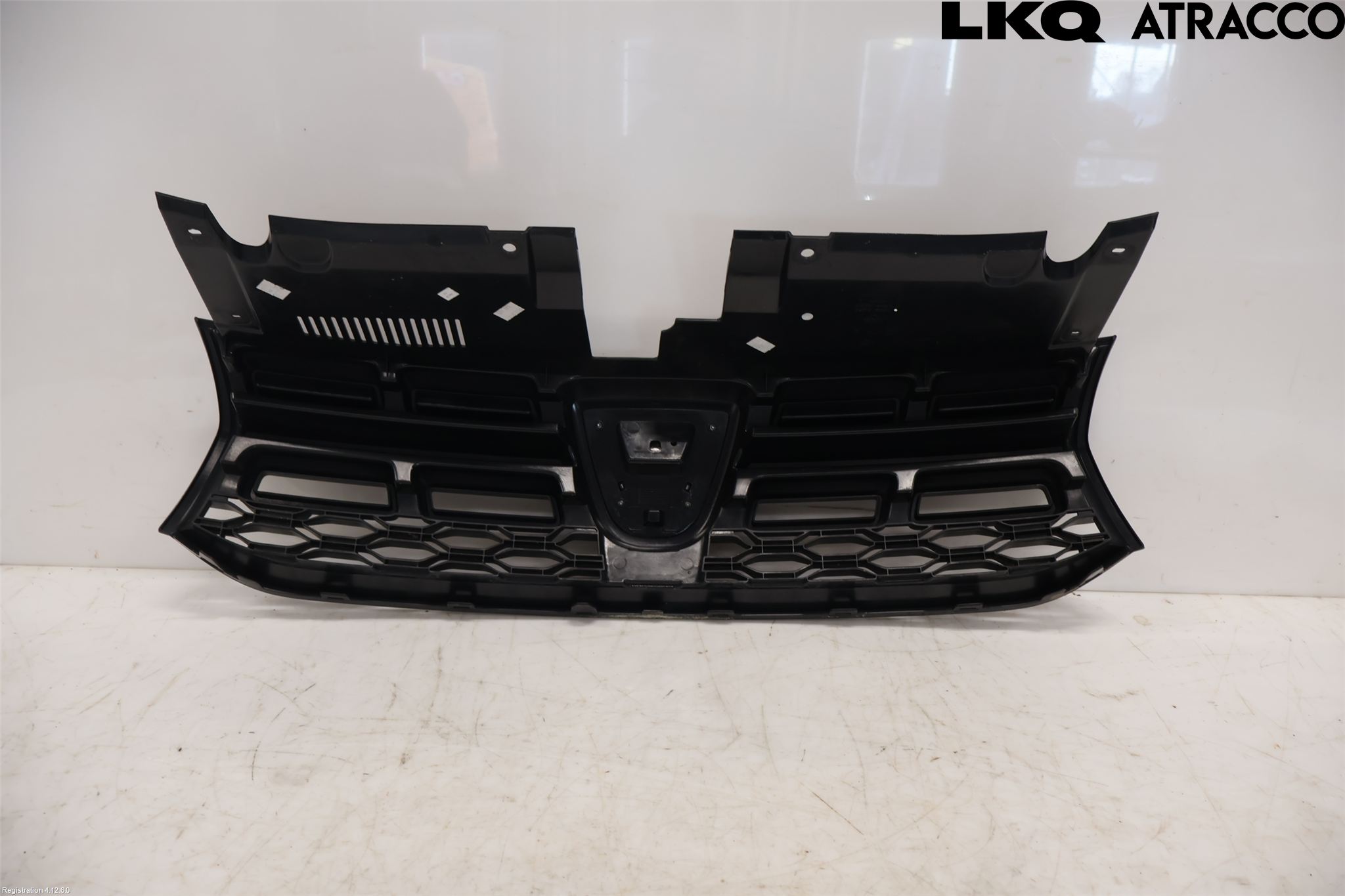Dacia SANDERO/STEPWAY 13-20 Grill Komp