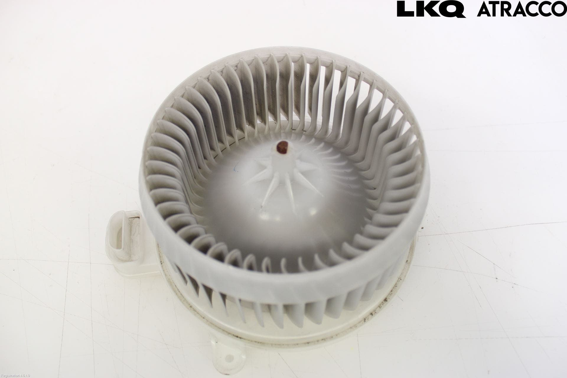 Lexus IS 220d/250/350 06-13 Värmefläkt