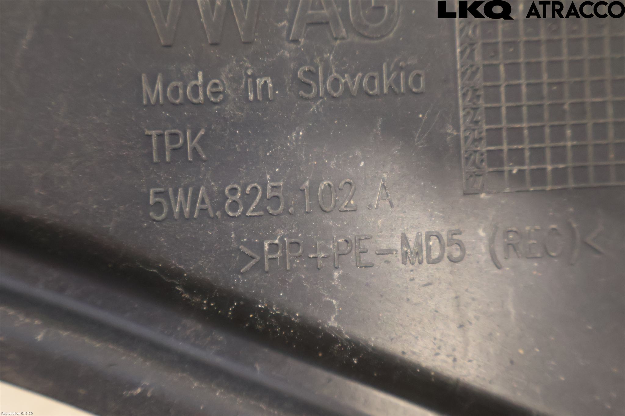 Volkswagen VW GOLF / E-GOLF VIII 20- Hasplåt Plåt-Plast