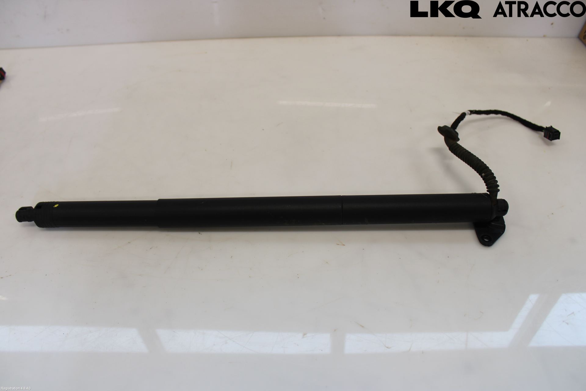 Volkswagen VW PASSAT 15-19 Gasfjäder Baklucka