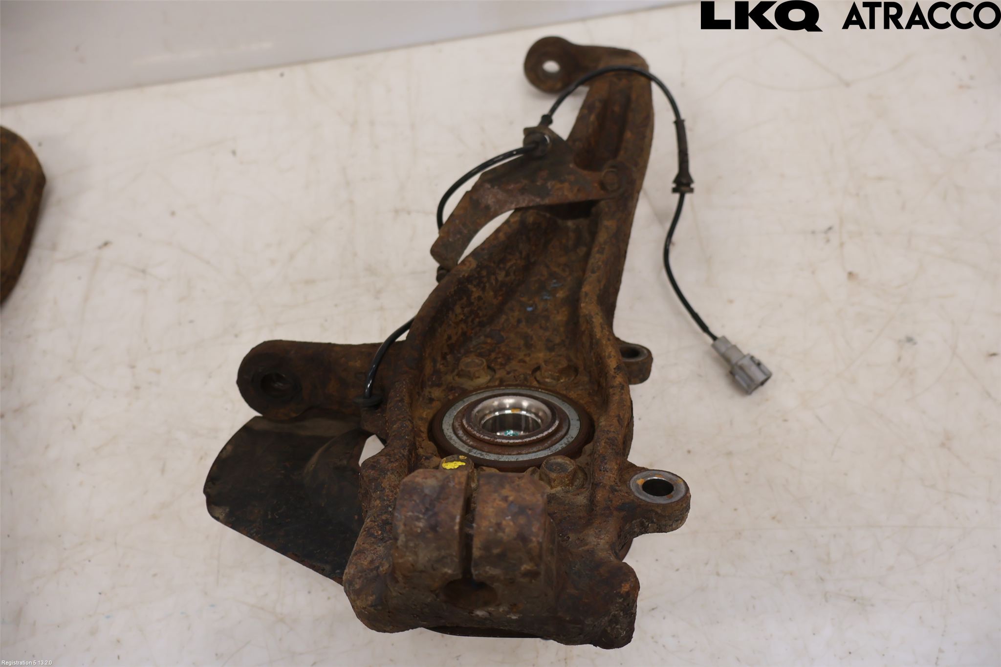 Nissan NAVARA 05-16 Styrspindel Lagerhus Hö