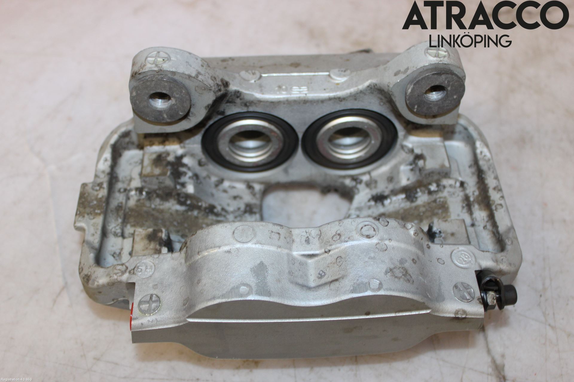 BMW 5 G30/G31/F90 17-23 Bromsok Fram Vänster