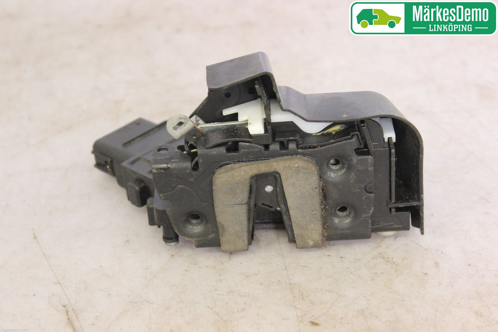 Ford MONDEO 07-15 Låskista-Dörrlås