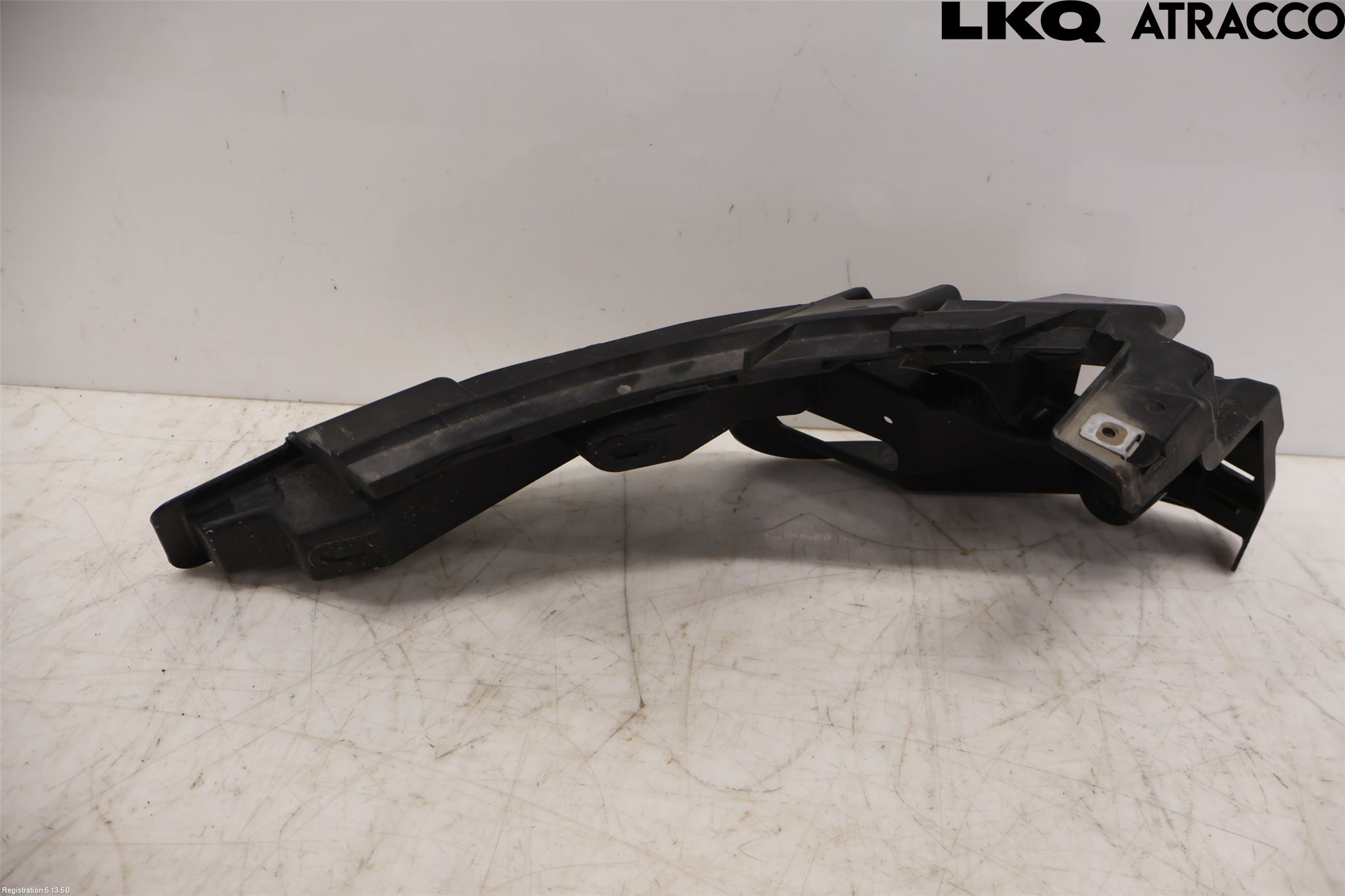Porsche TAYCAN 20- Stötfångarfäste Bak Hö