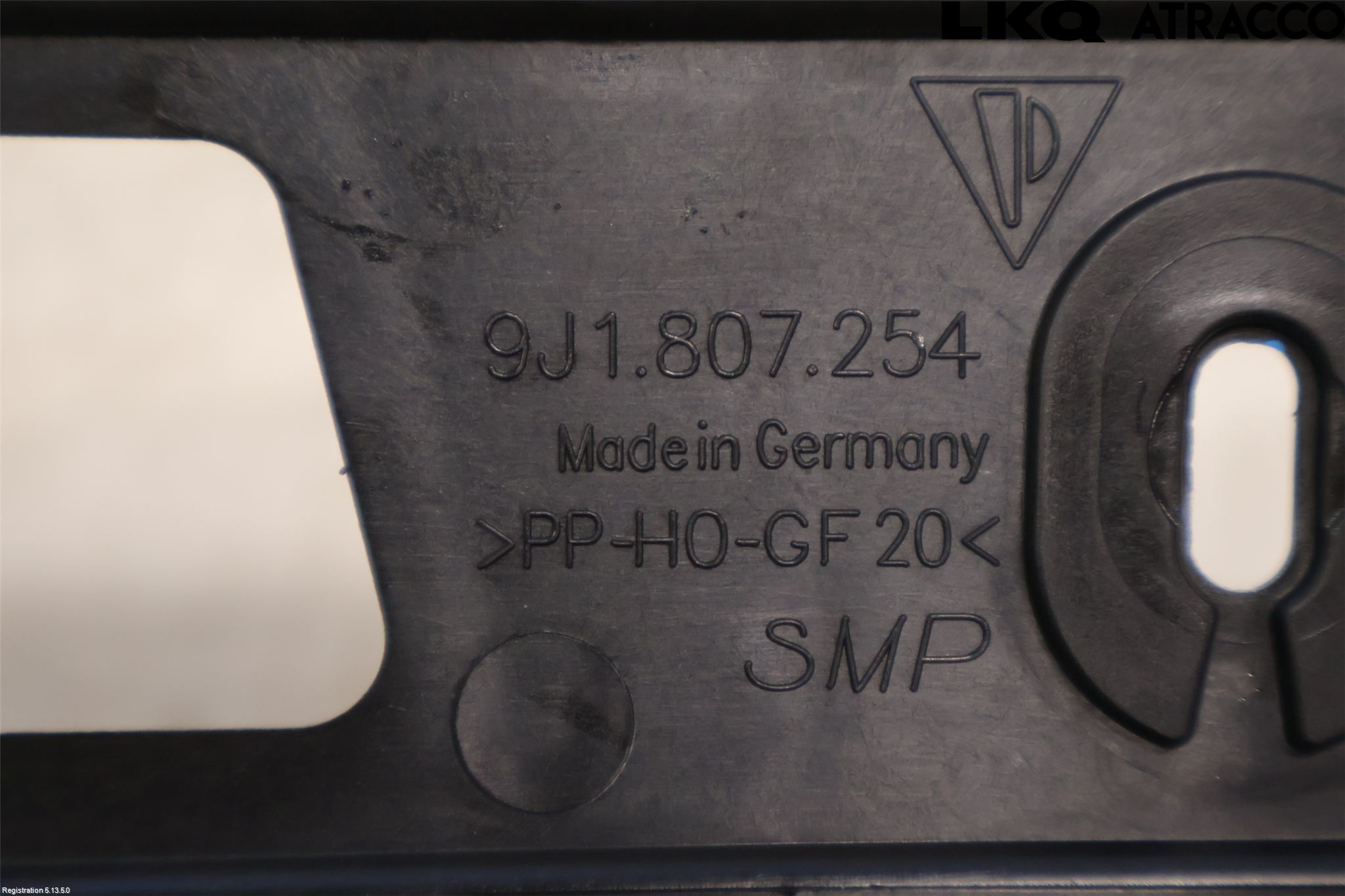 Porsche TAYCAN 20- Stötfångarfäste Bak Hö